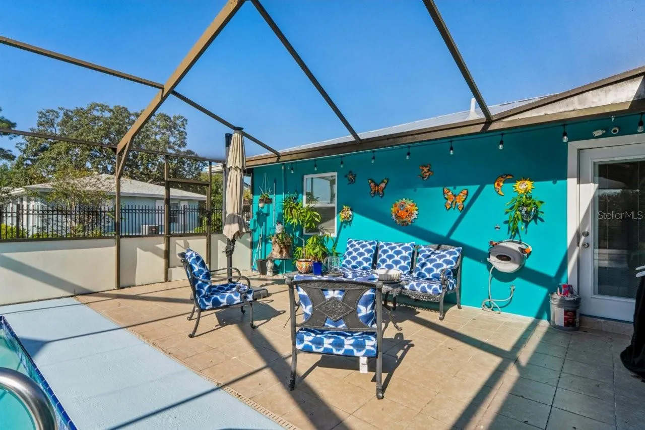 1044 SAVOY CT