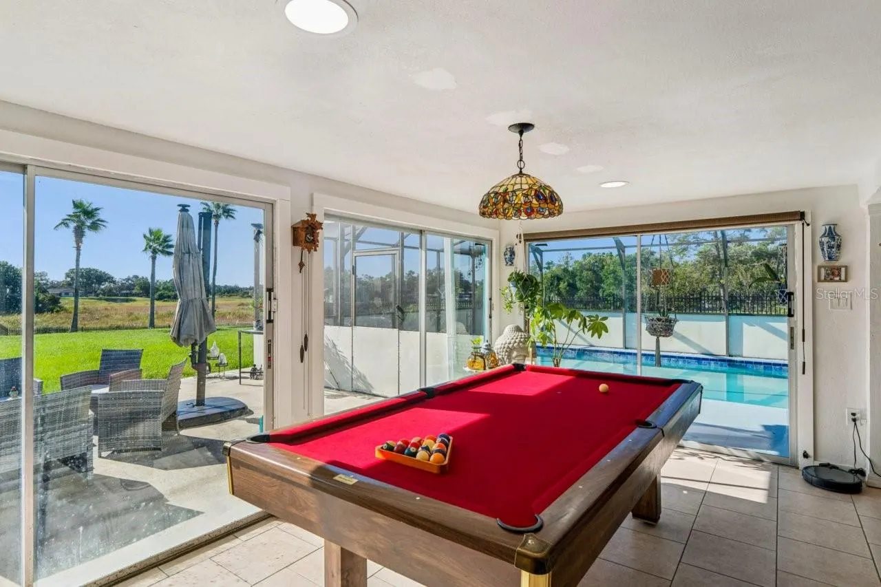 1044 SAVOY CT