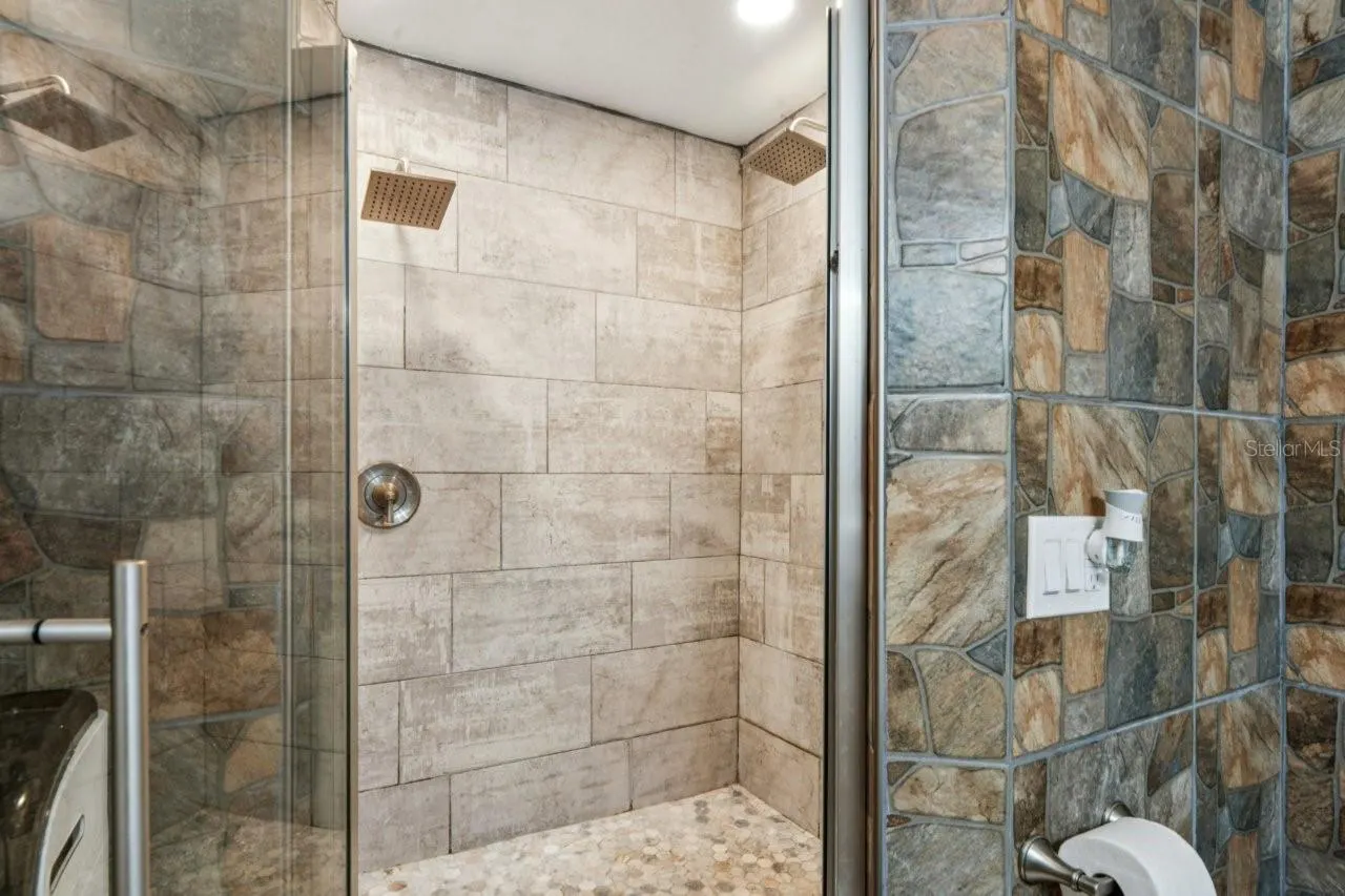 1044 SAVOY CT