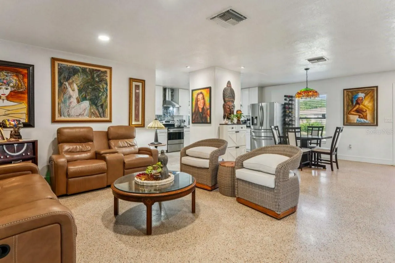 1044 SAVOY CT