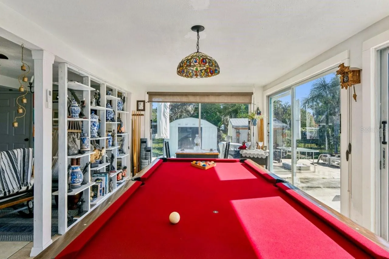 1044 SAVOY CT