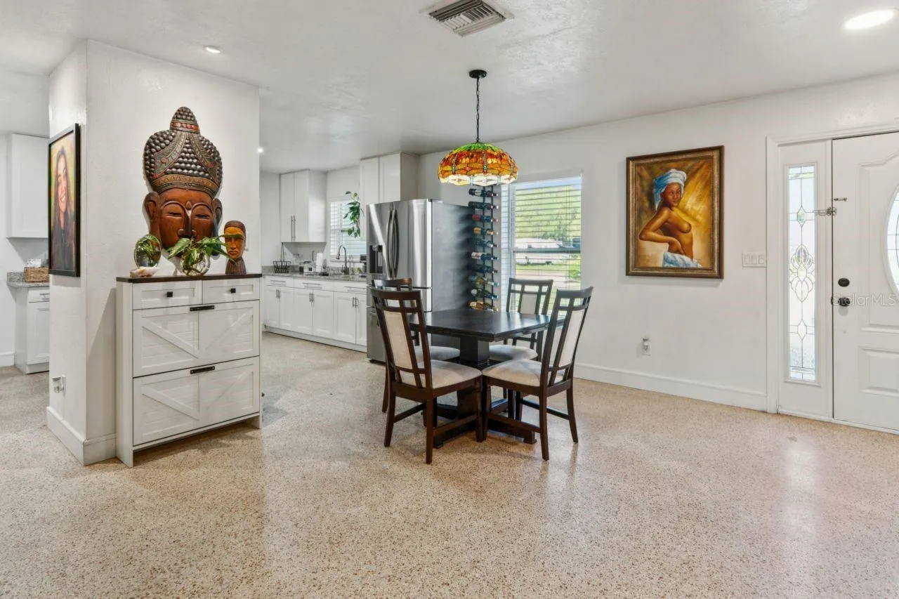 1044 SAVOY CT