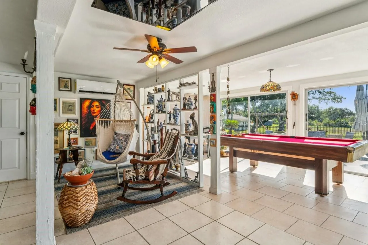 1044 SAVOY CT