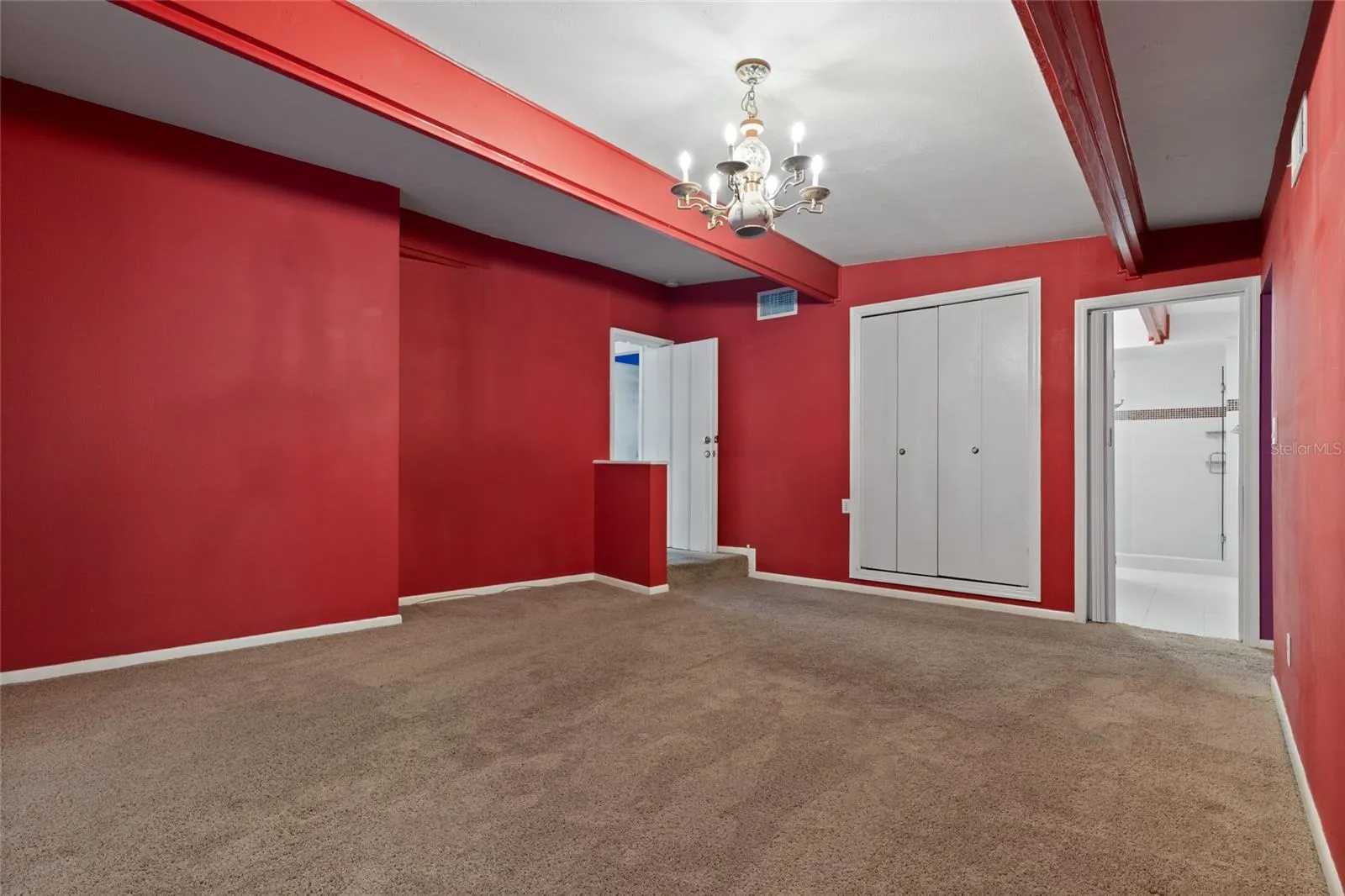 1211 BROOKSIDE DR