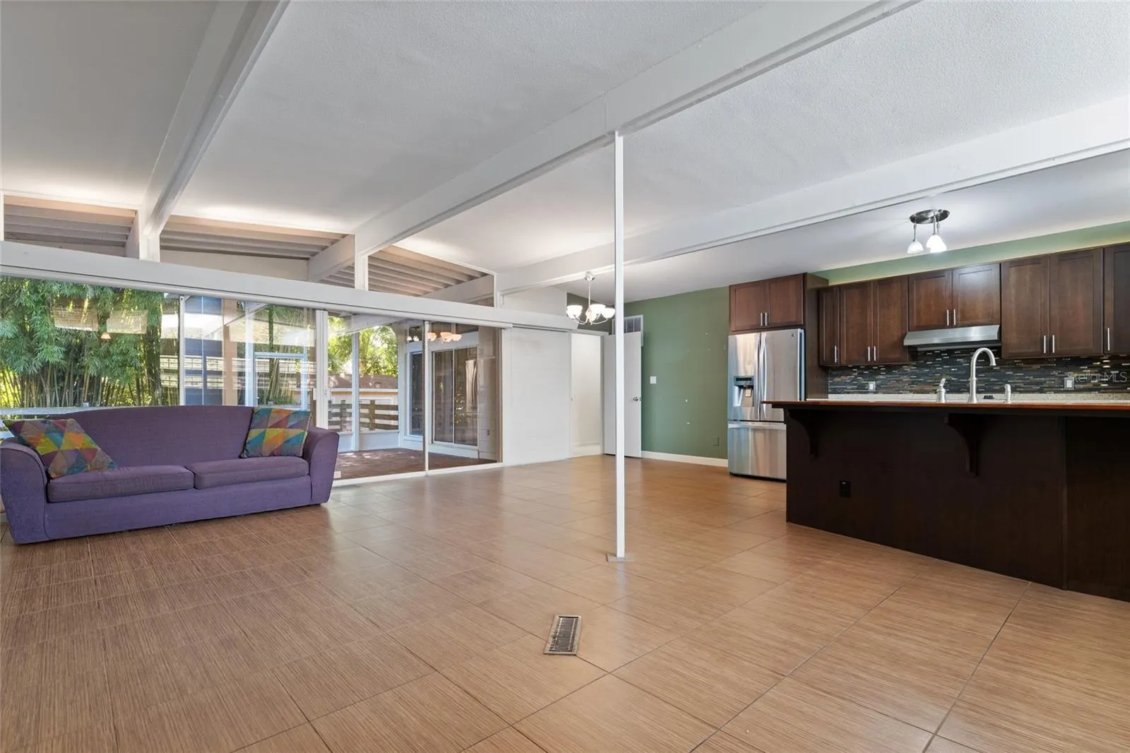 1211 BROOKSIDE DR