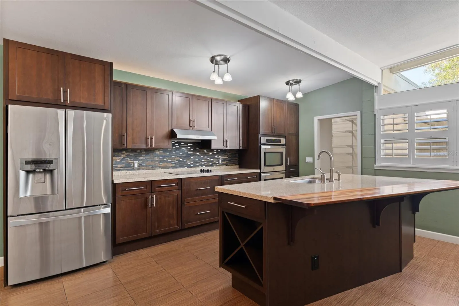 1211 BROOKSIDE DR