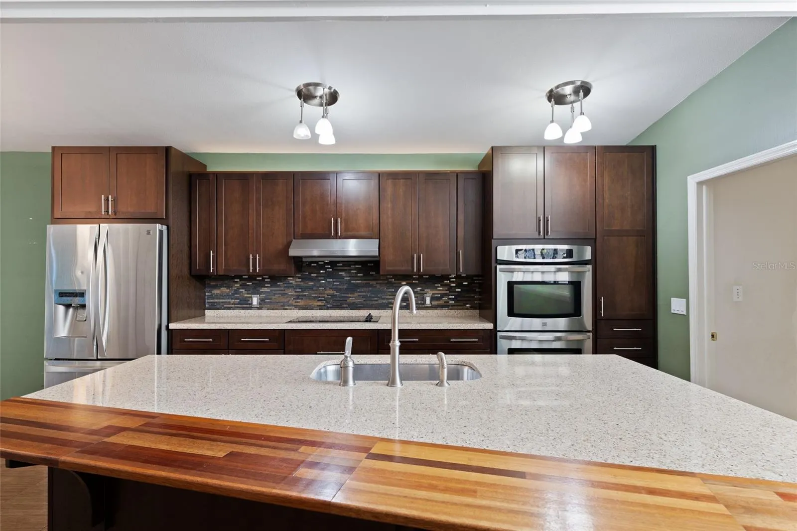 1211 BROOKSIDE DR
