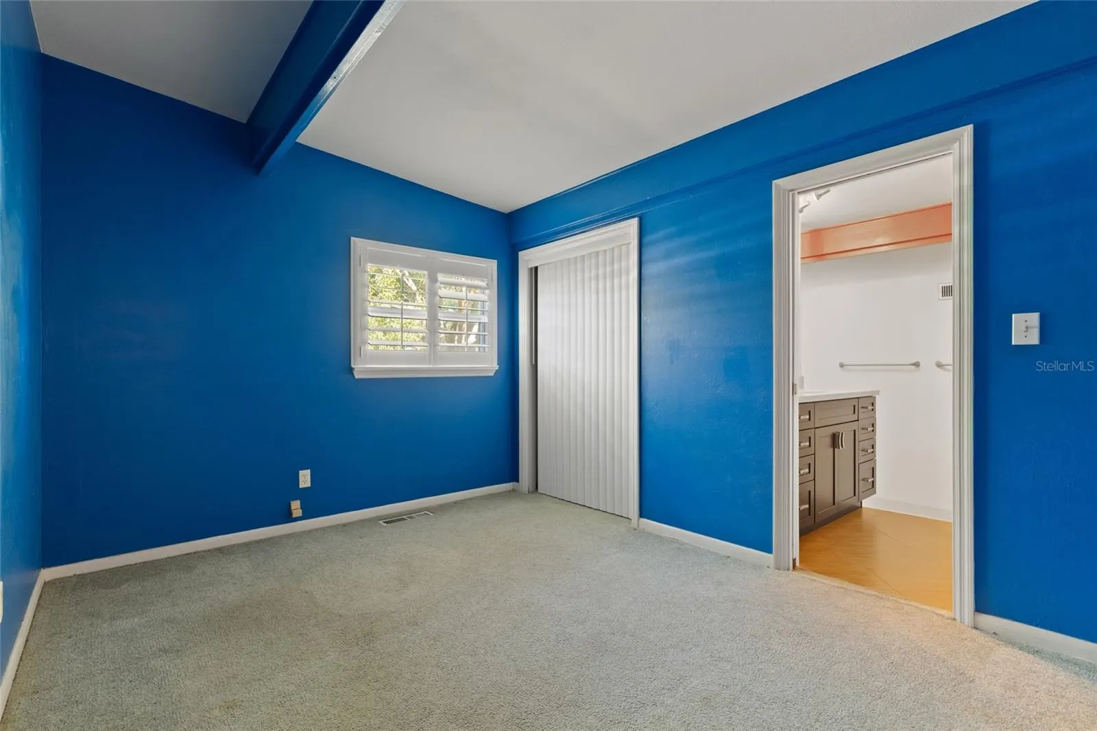 1211 BROOKSIDE DR