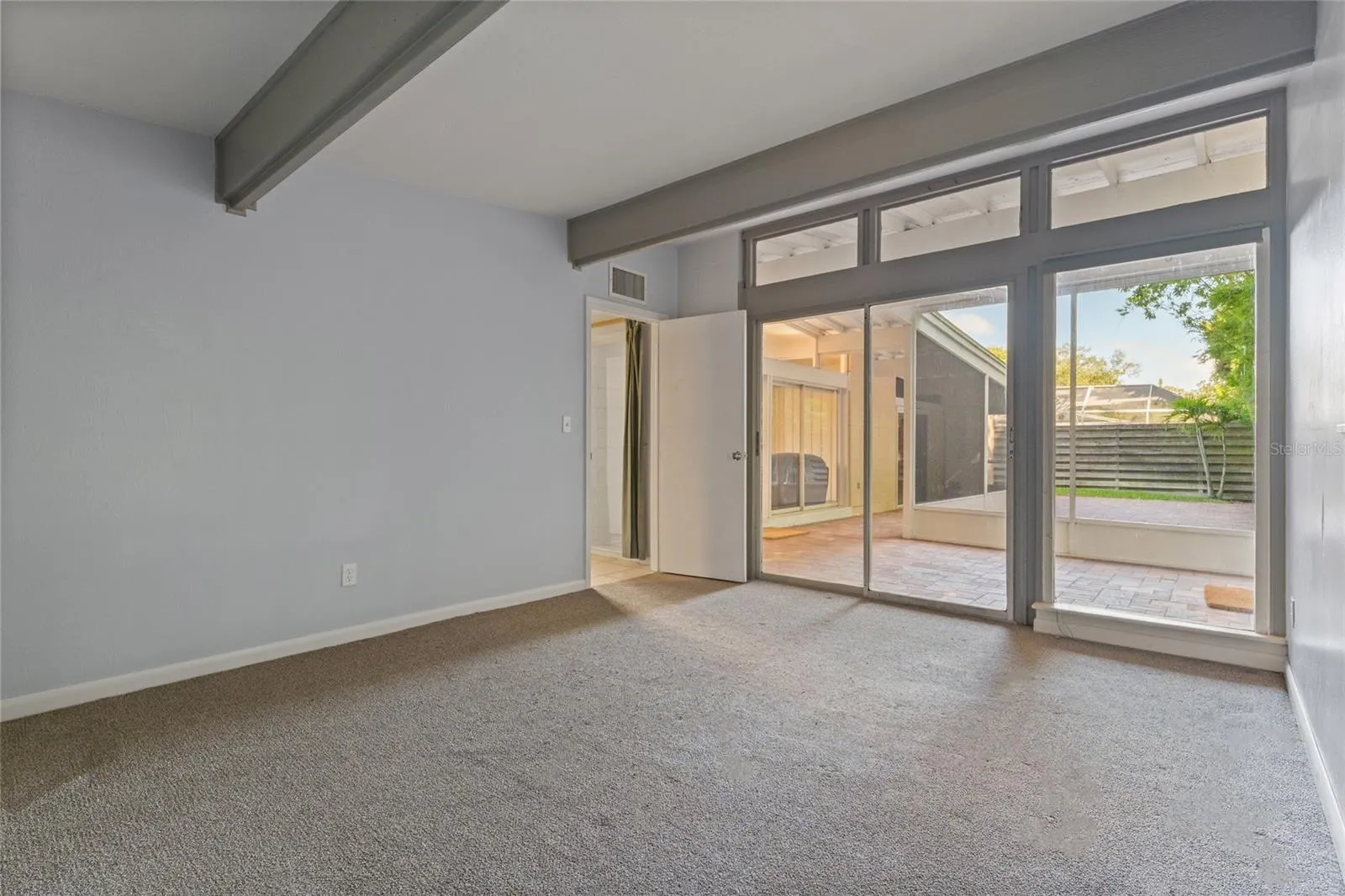 1211 BROOKSIDE DR