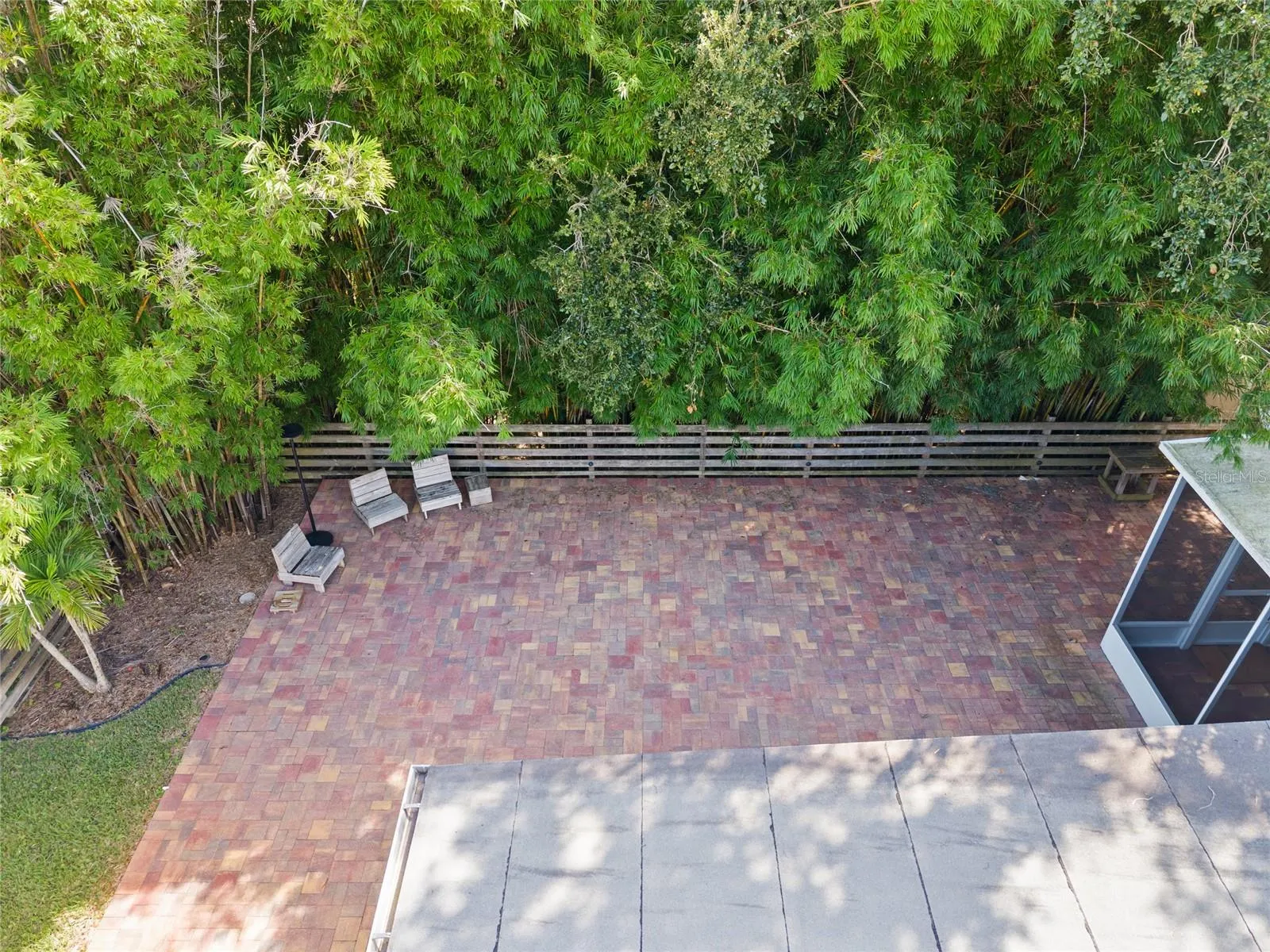 1211 BROOKSIDE DR