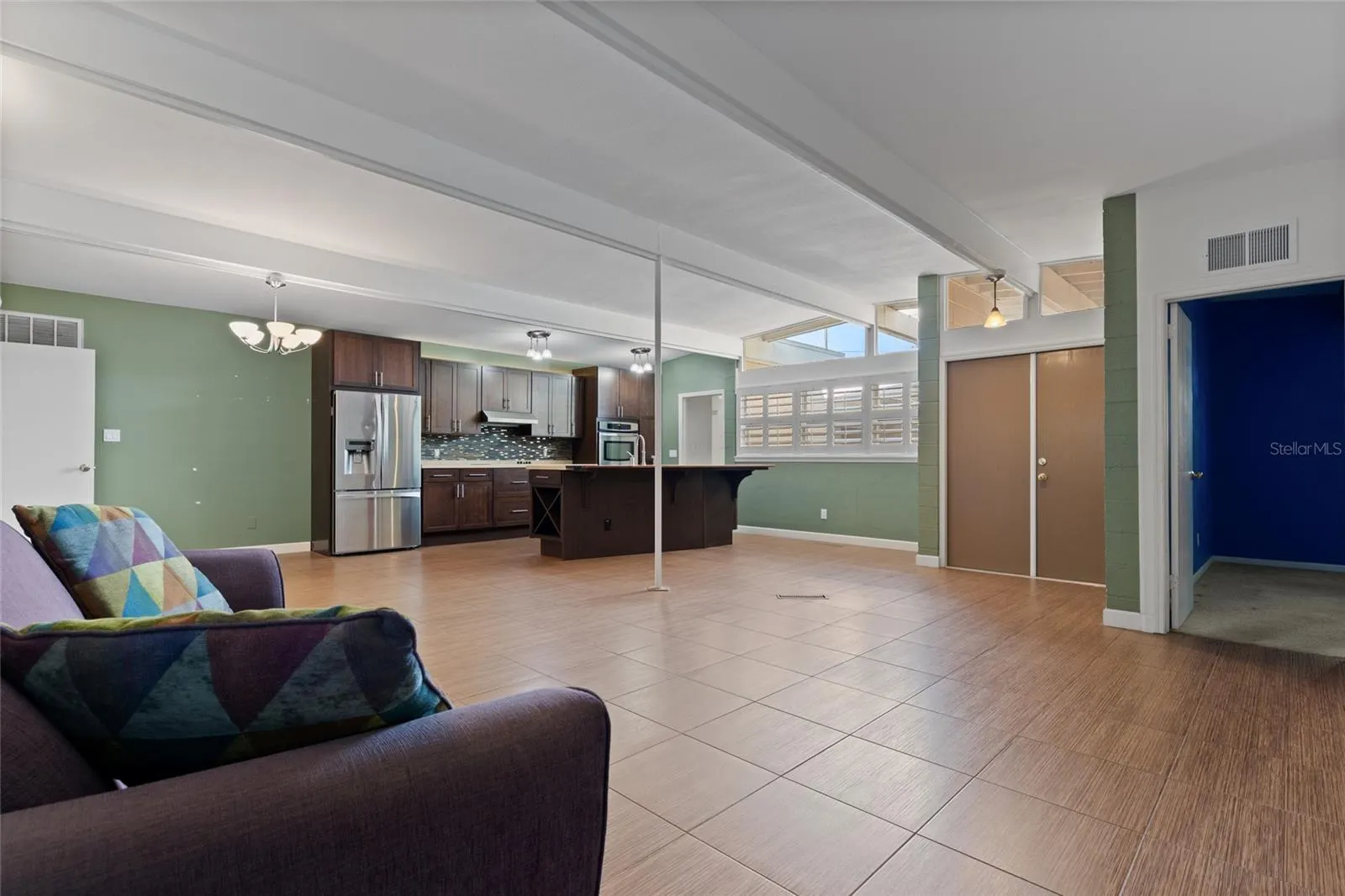 1211 BROOKSIDE DR