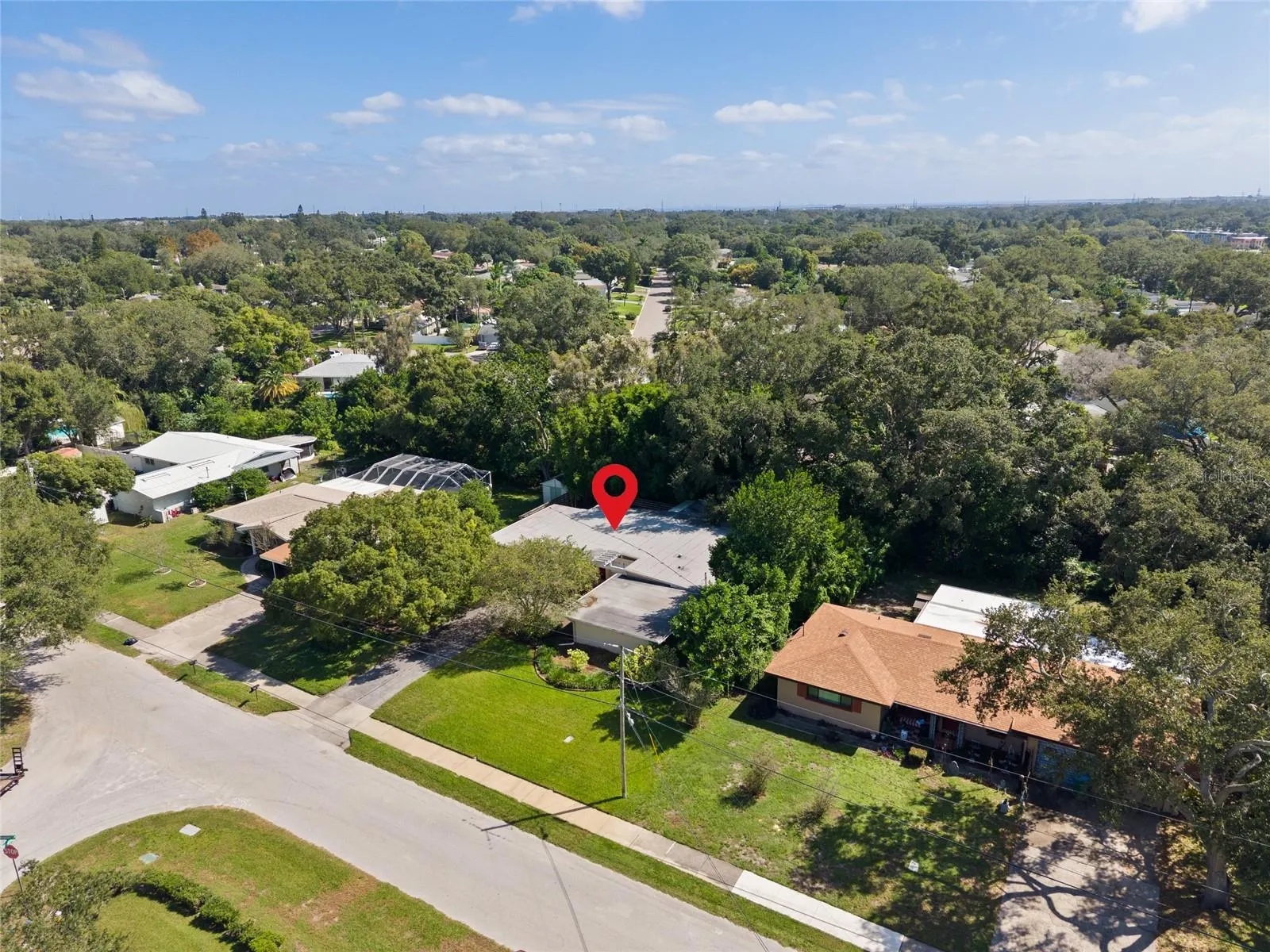 1211 BROOKSIDE DR
