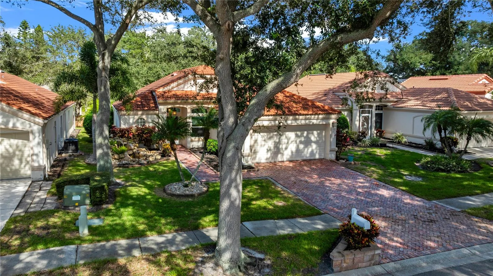 761 LIGHTHOUSE DR