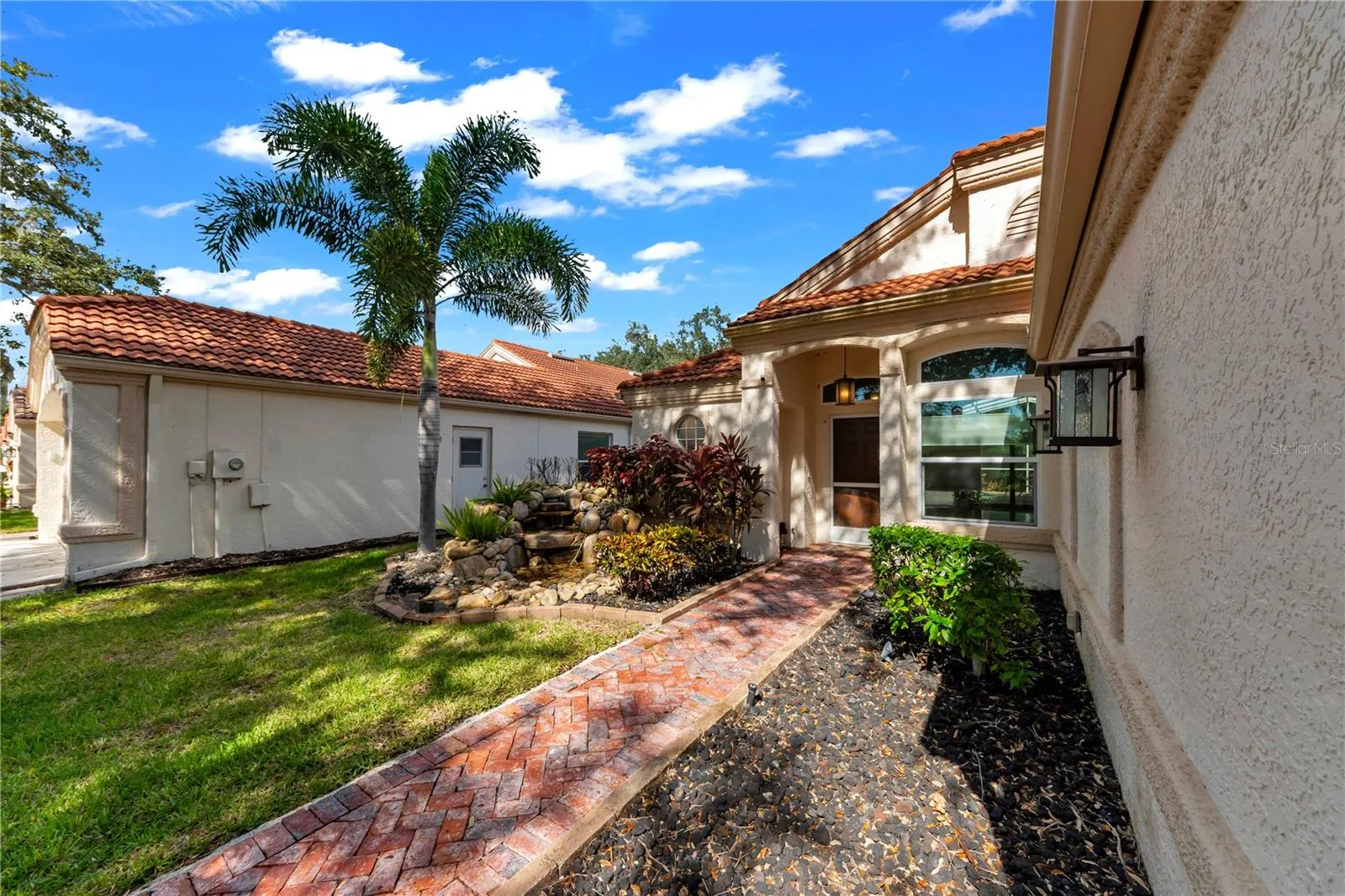 761 LIGHTHOUSE DR