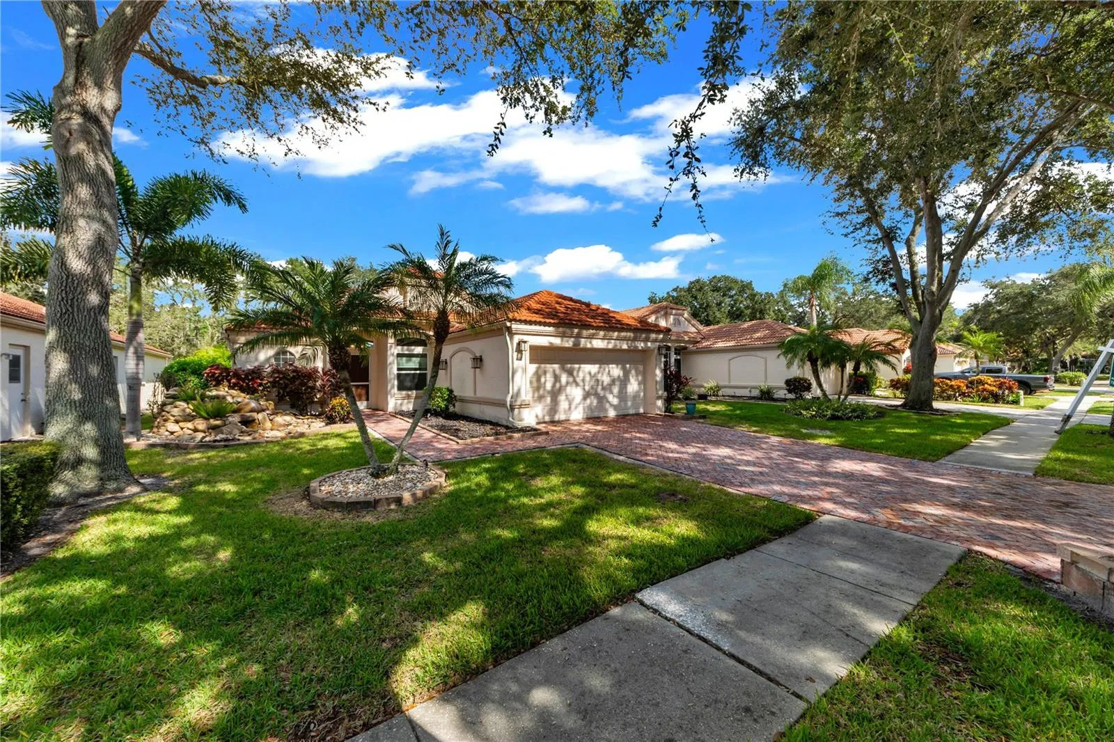 761 LIGHTHOUSE DR