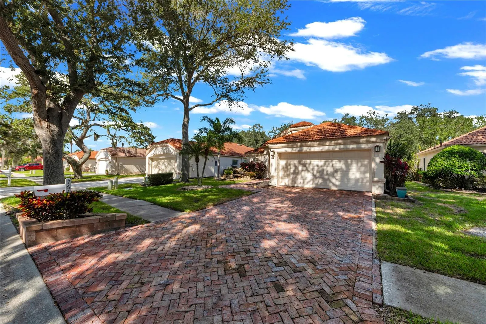761 LIGHTHOUSE DR