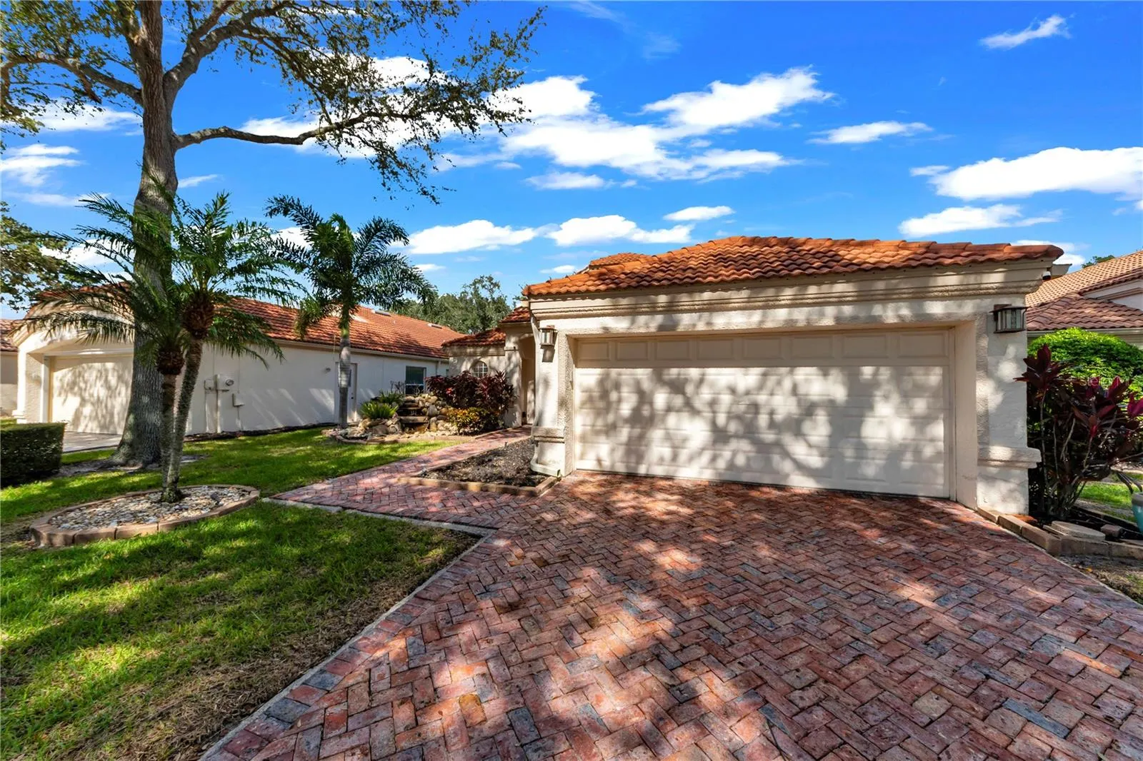 761 LIGHTHOUSE DR