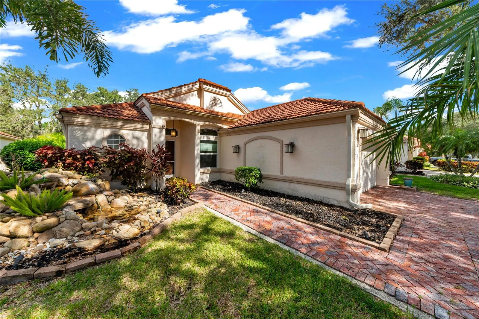 761 LIGHTHOUSE DR