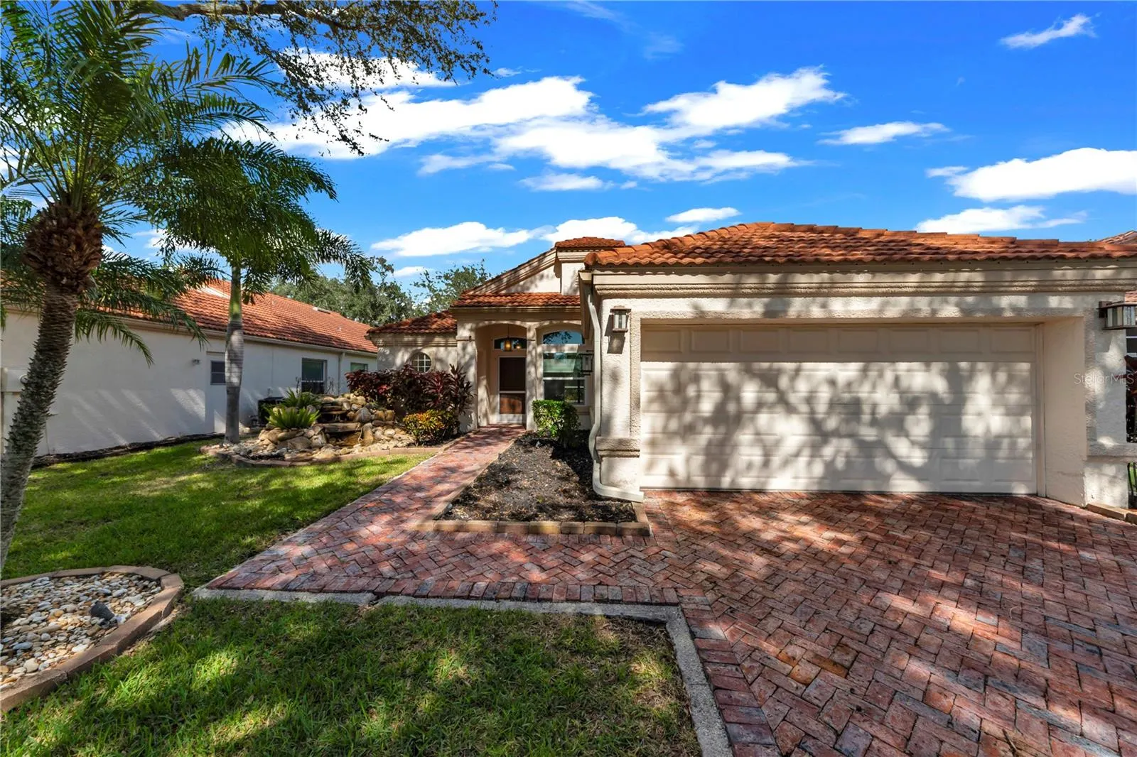 761 LIGHTHOUSE DR