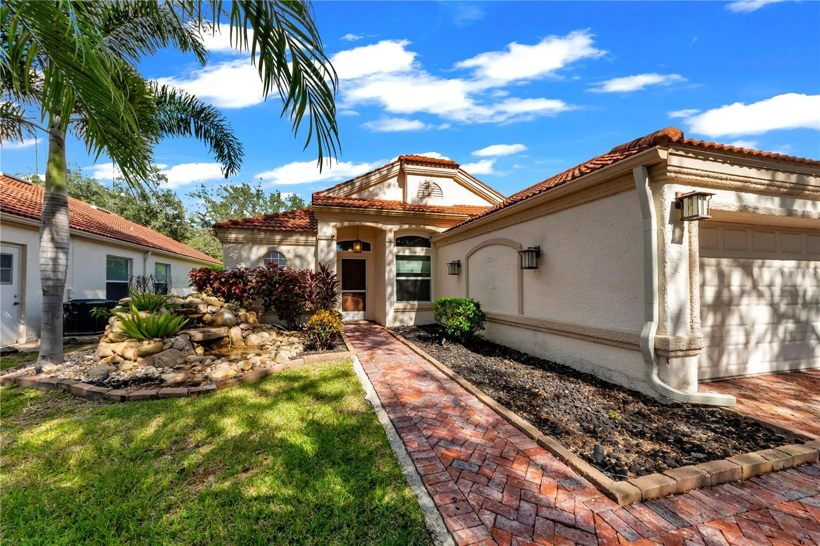 761 LIGHTHOUSE DR
