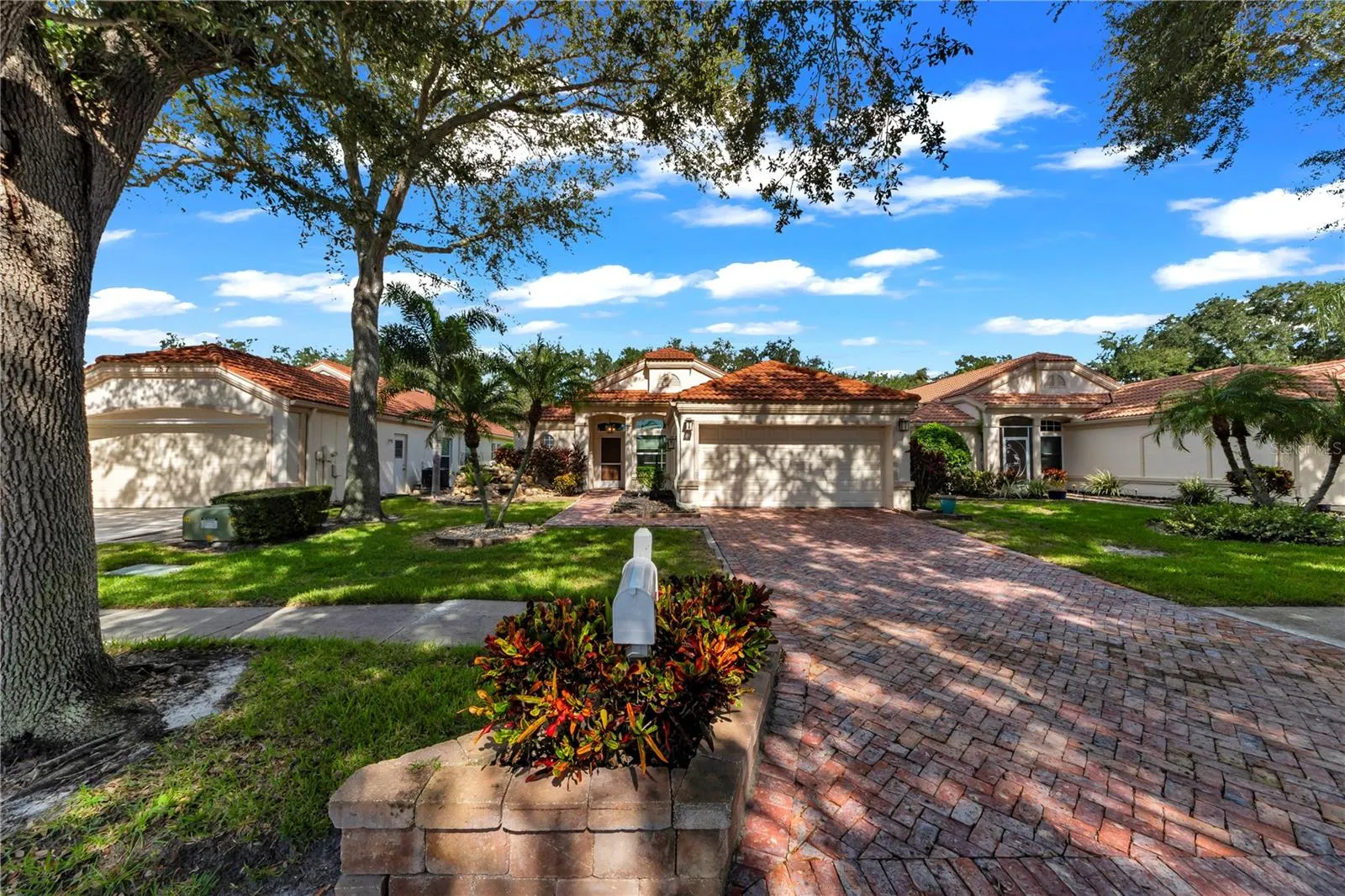 761 LIGHTHOUSE DR