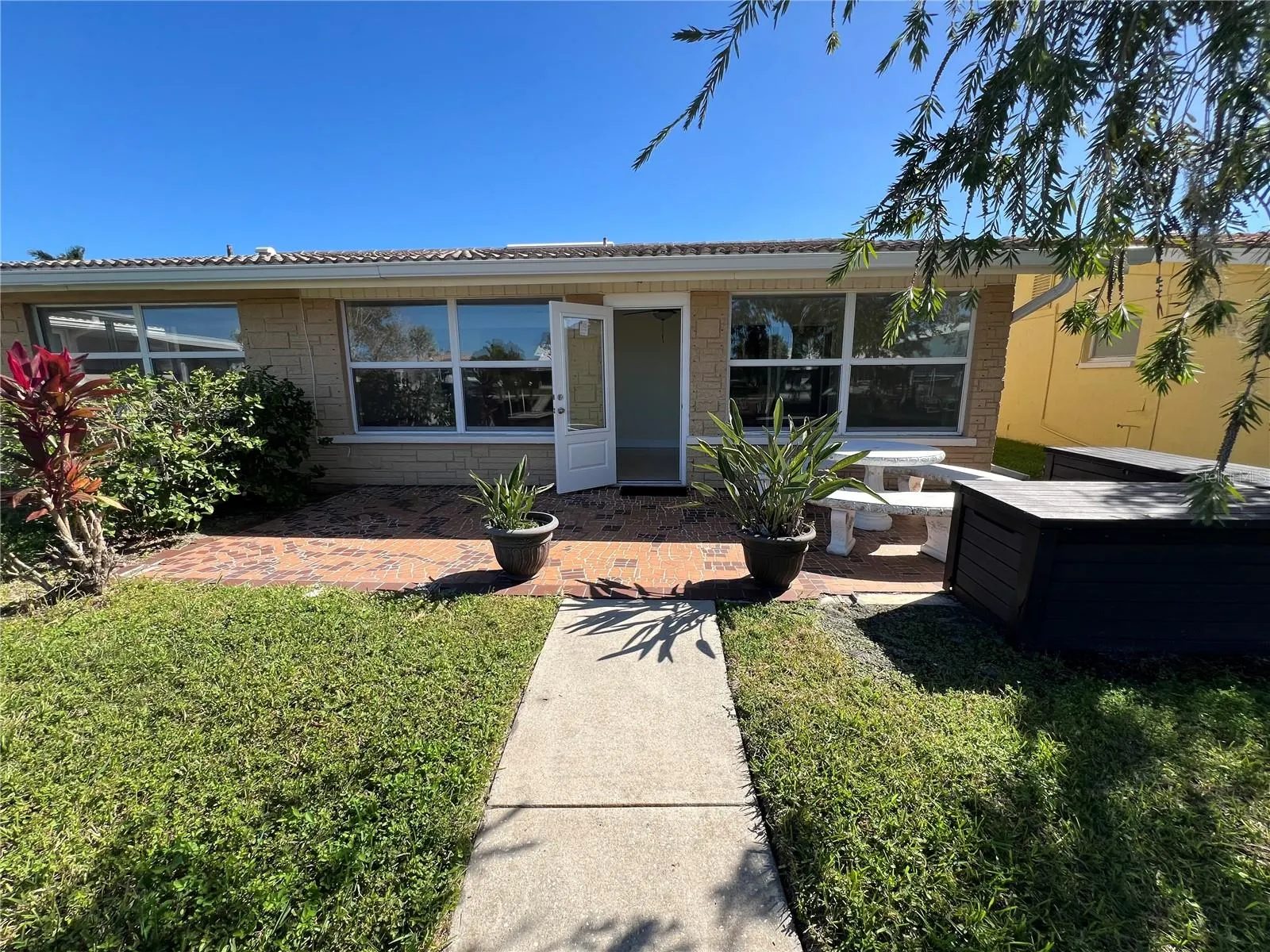 4937 DORY DR