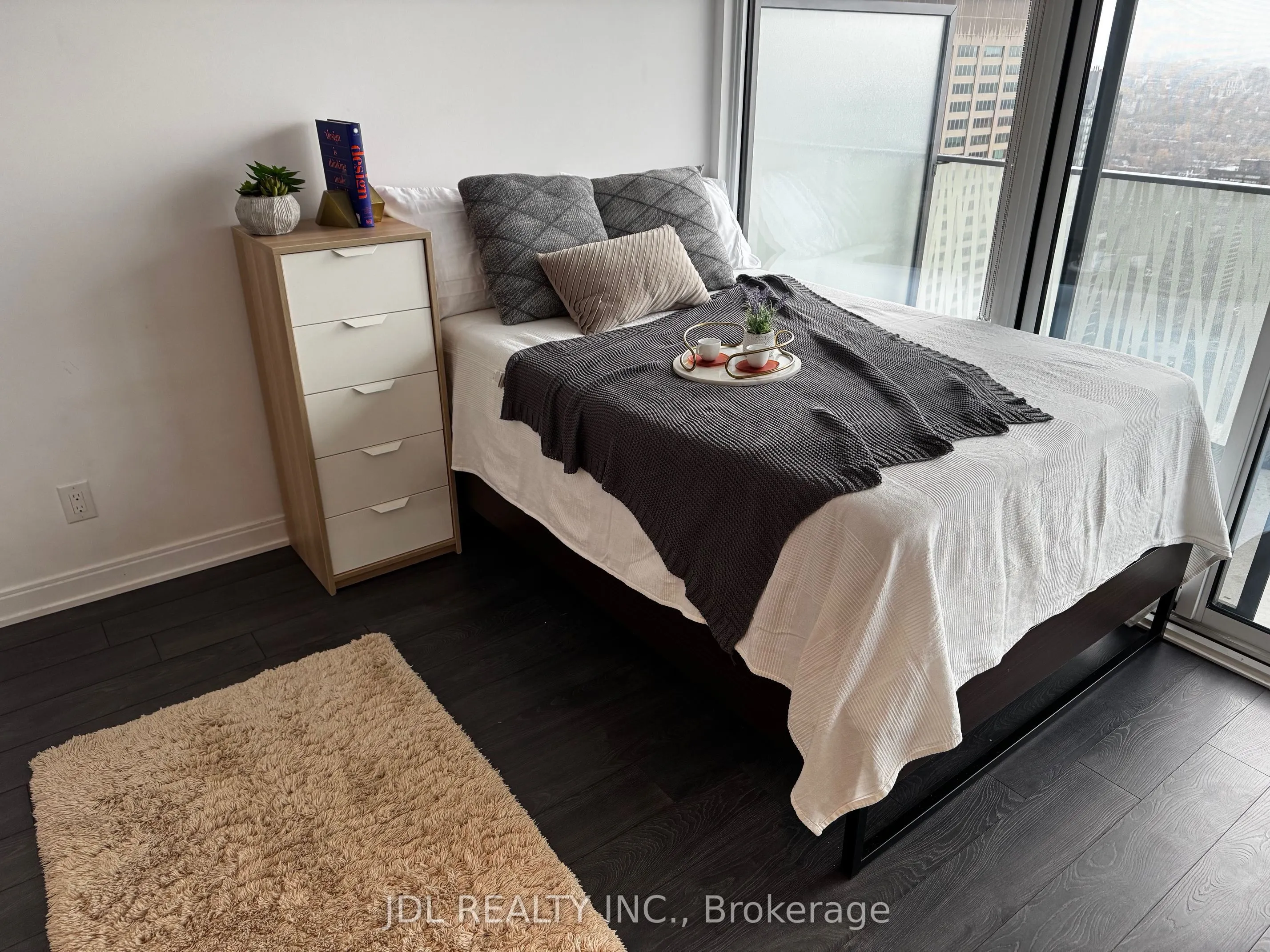 42 Charles Street E, #4107