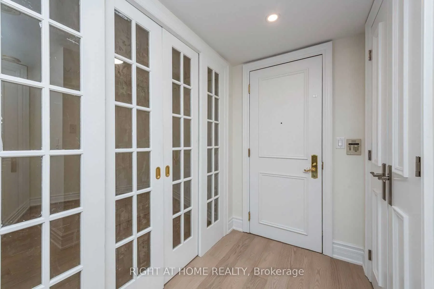 10 Old York Mills Road, #511
