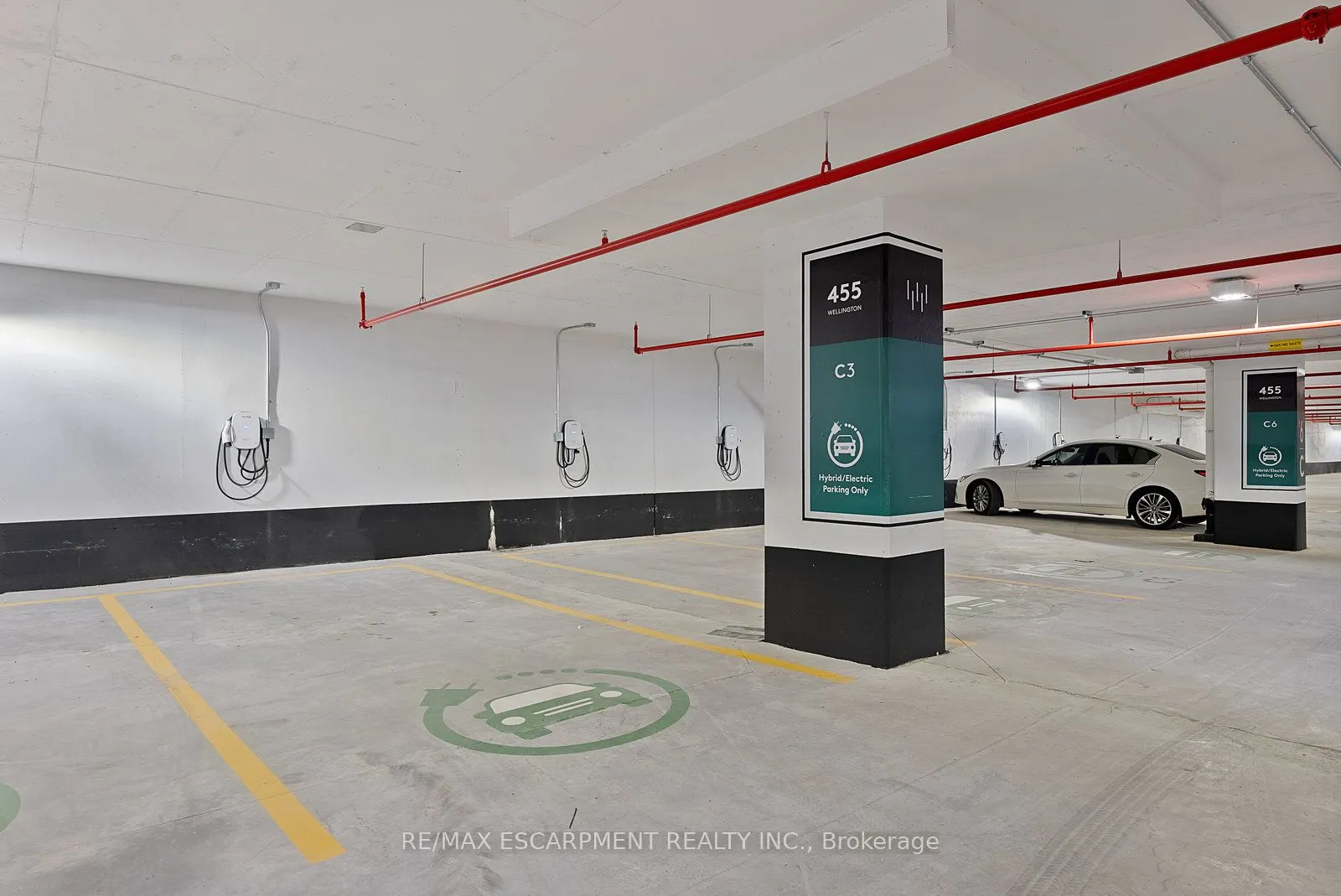 455 Wellington Street W #1108