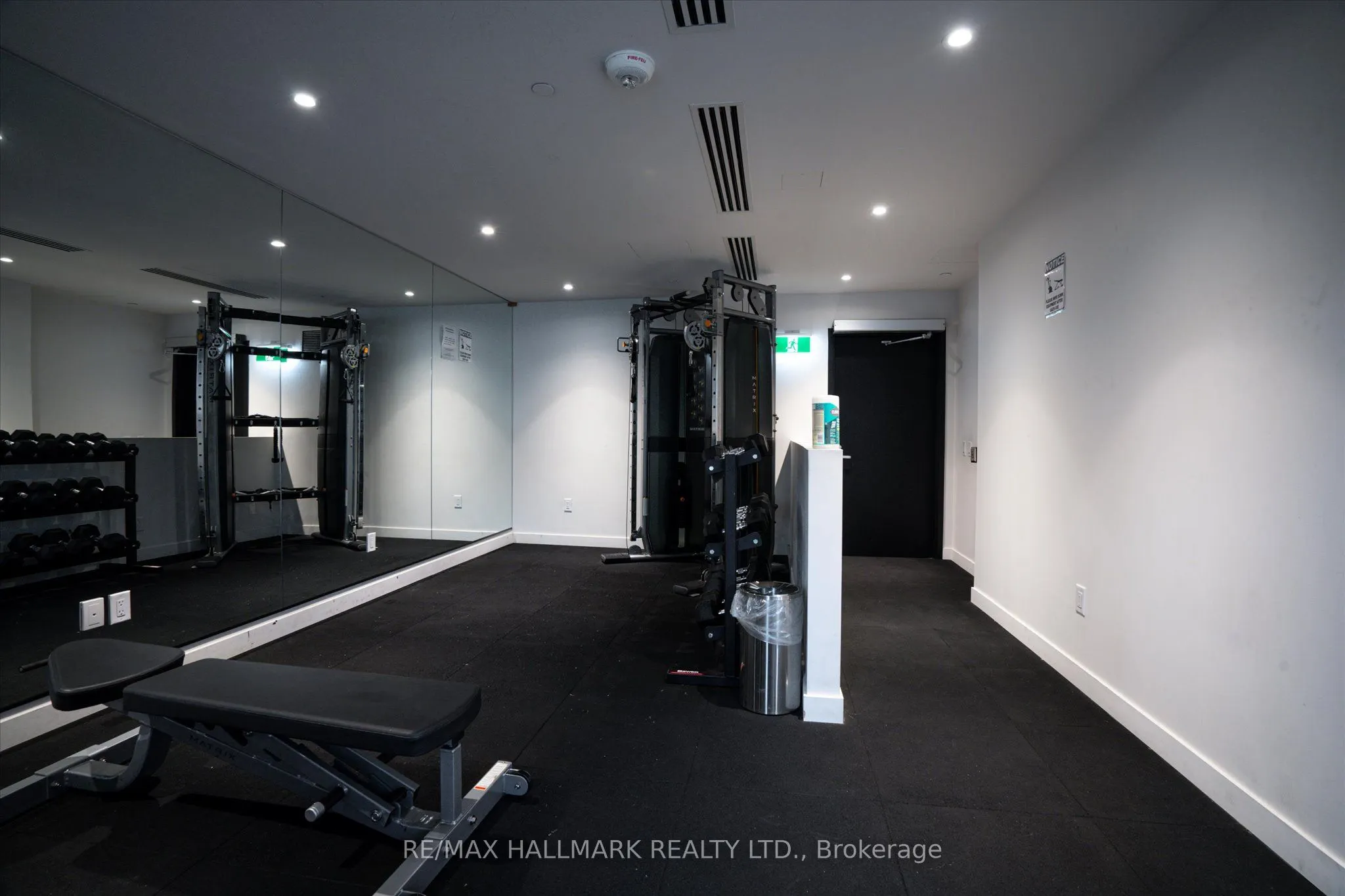 458 Richmond Street W, #204