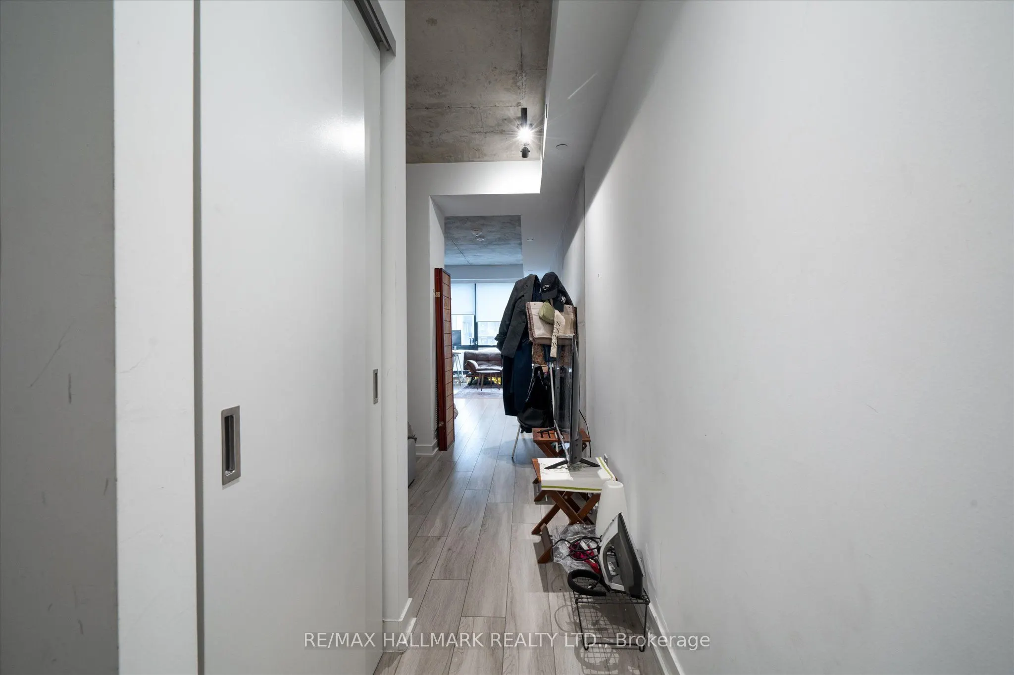 458 Richmond Street W, #204