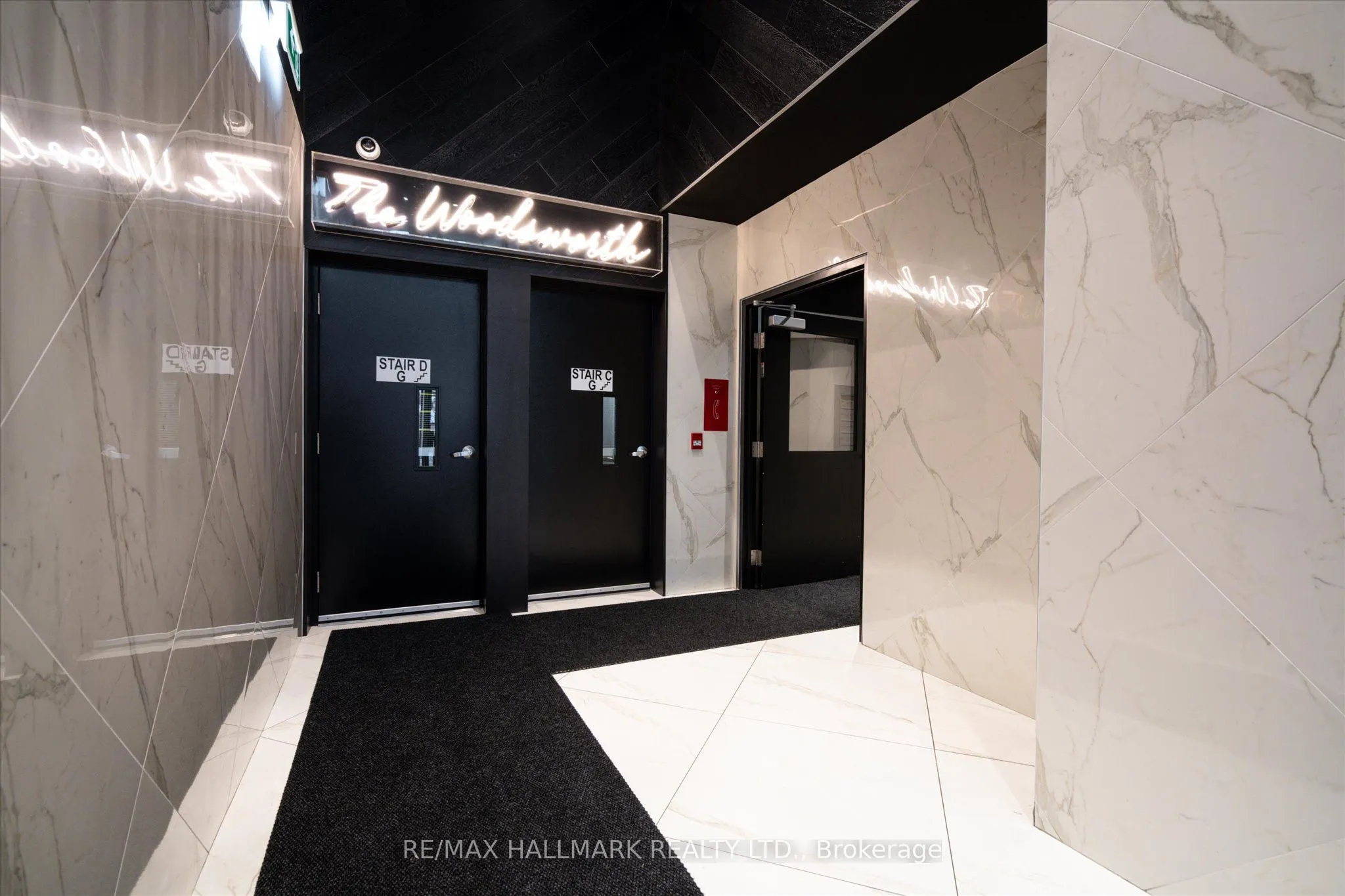 458 Richmond Street W, #204