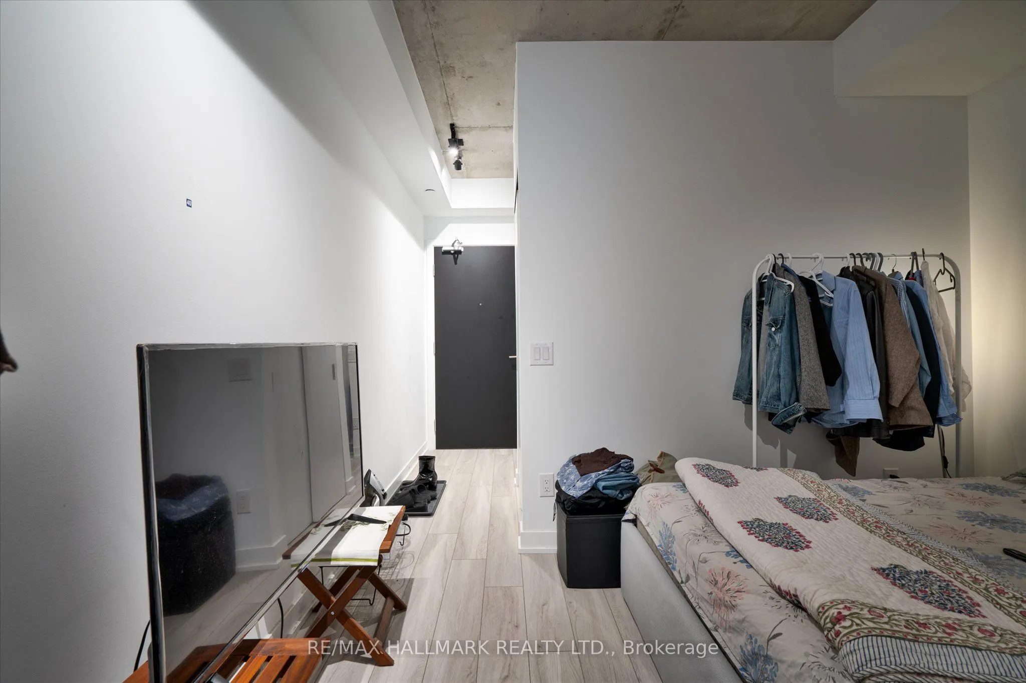 458 Richmond Street W, #204