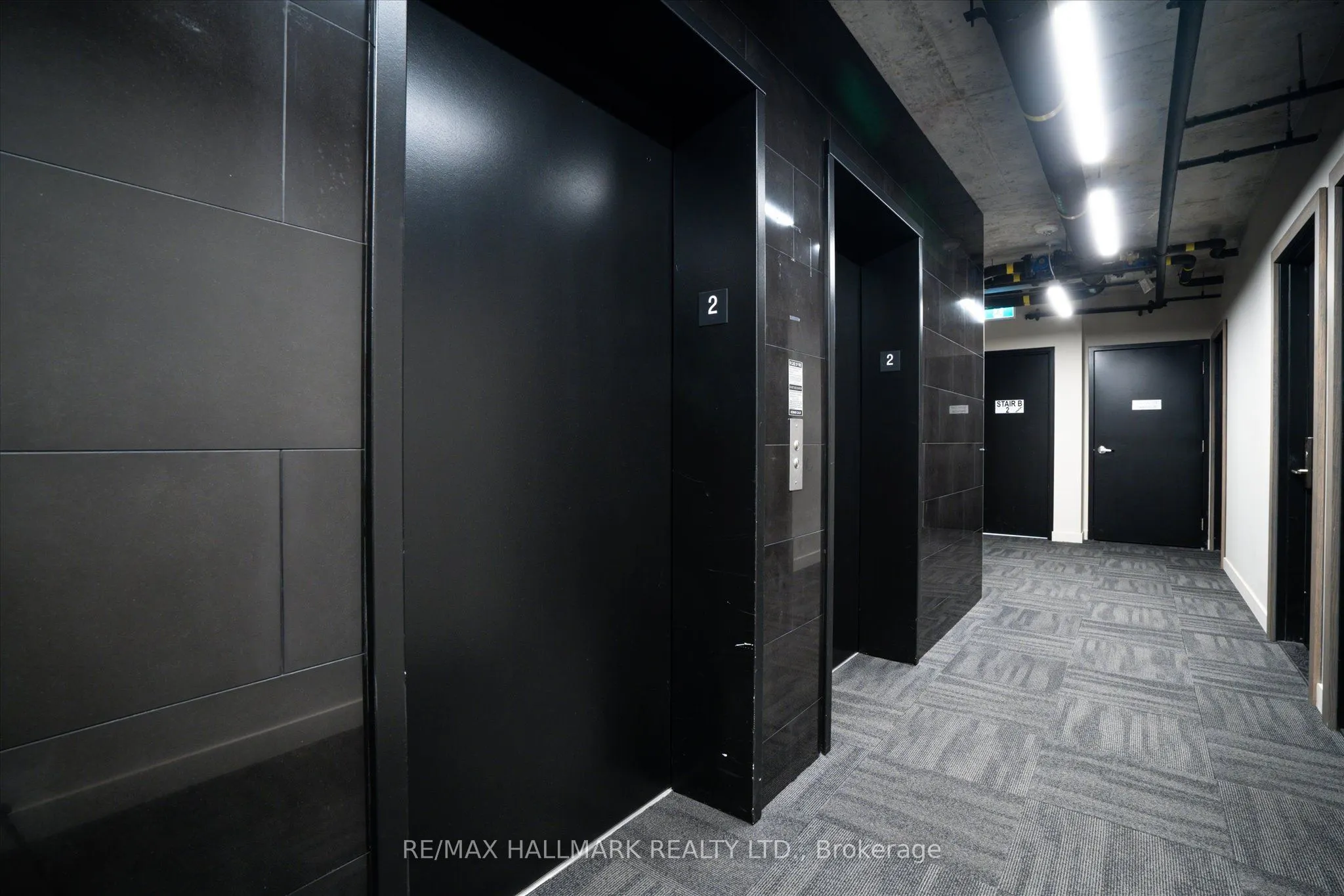 458 Richmond Street W, #204