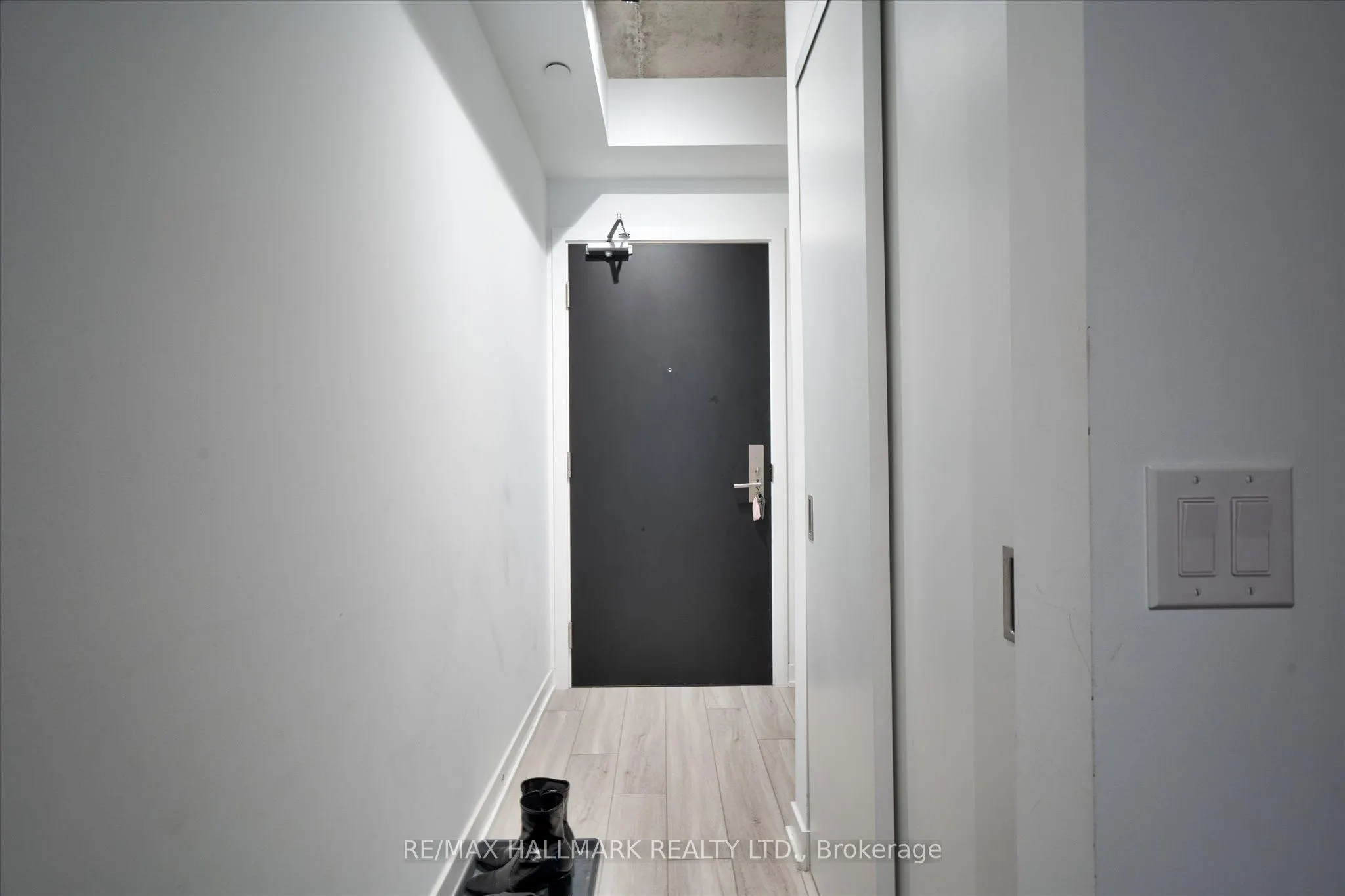 458 Richmond Street W, #204
