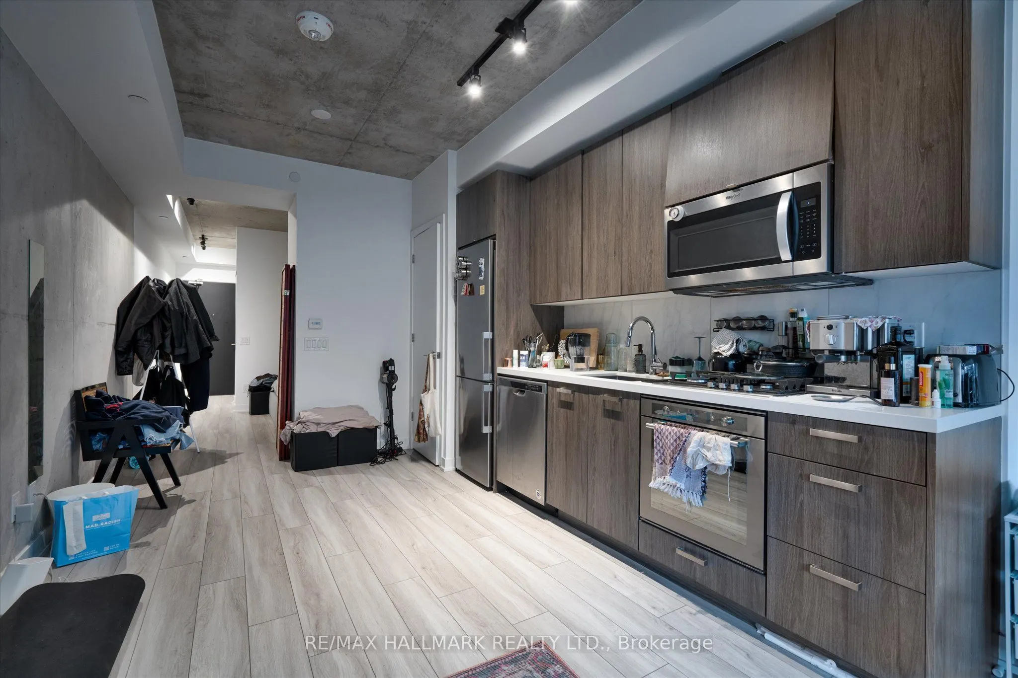 458 Richmond Street W, #204