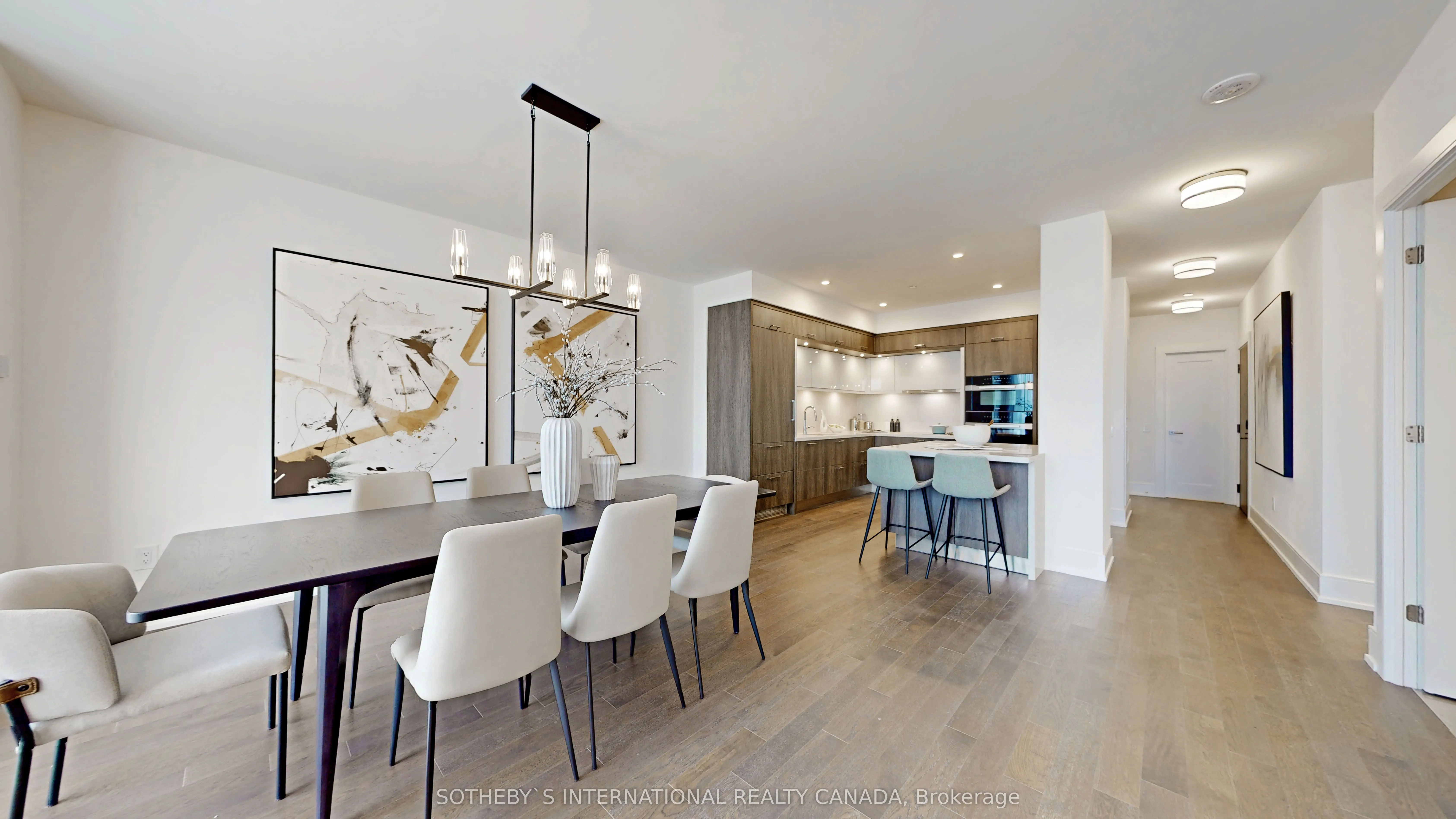 30 Inn On the Park Drive #518