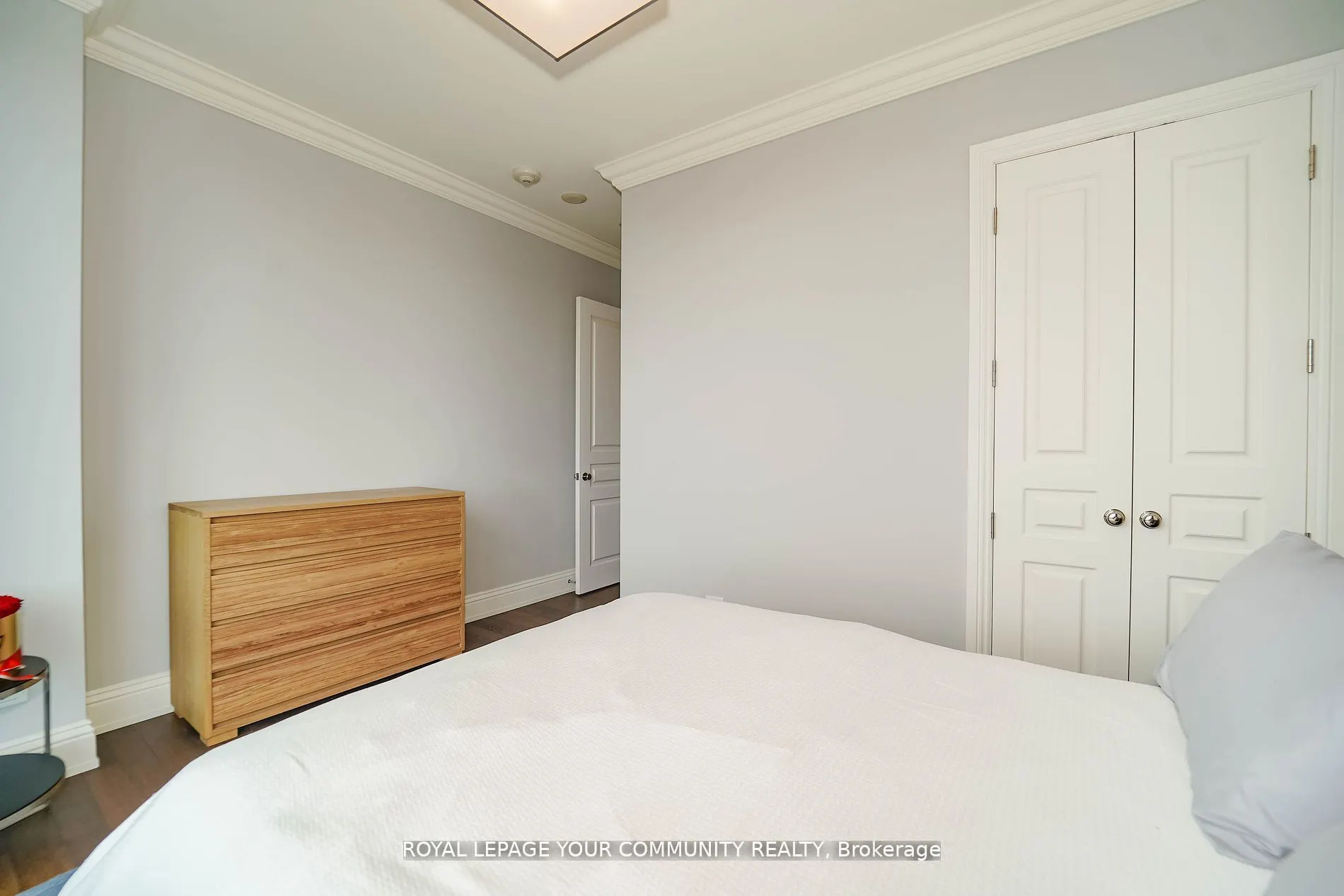 183 Wellington Street W, #3903