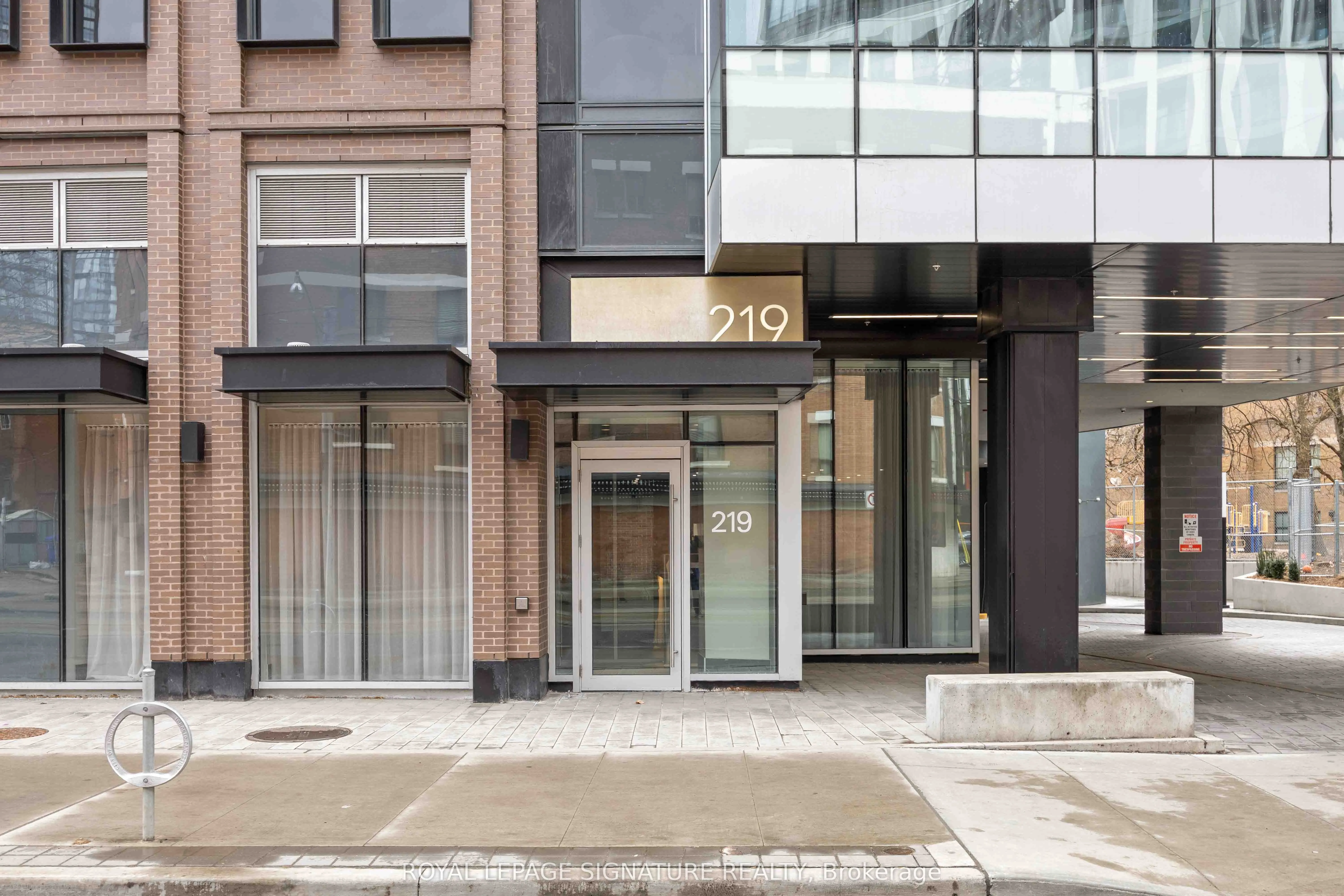 219 Dundas Street E, #2102