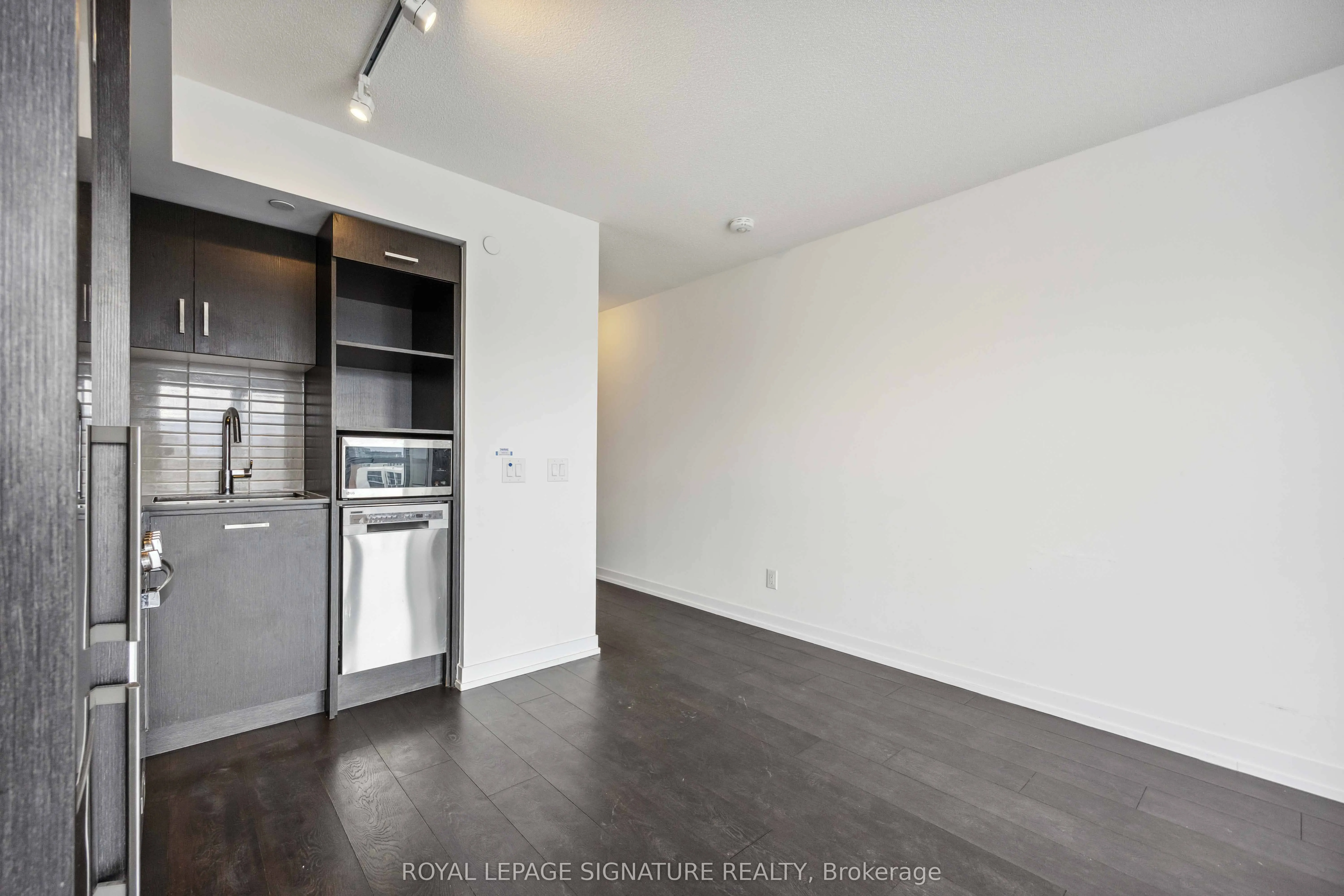 219 Dundas Street E, #2102