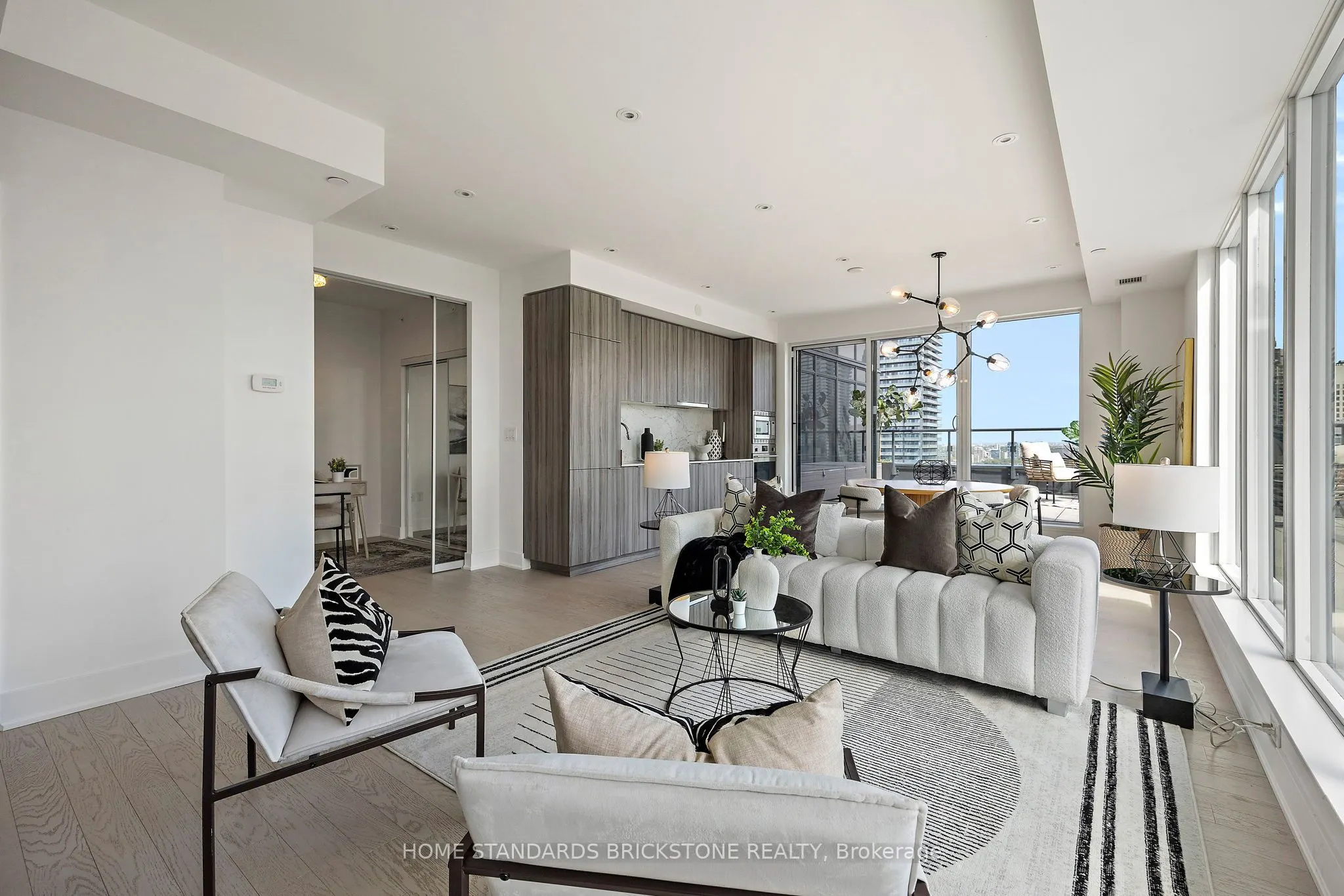 955 Bay Street #3907