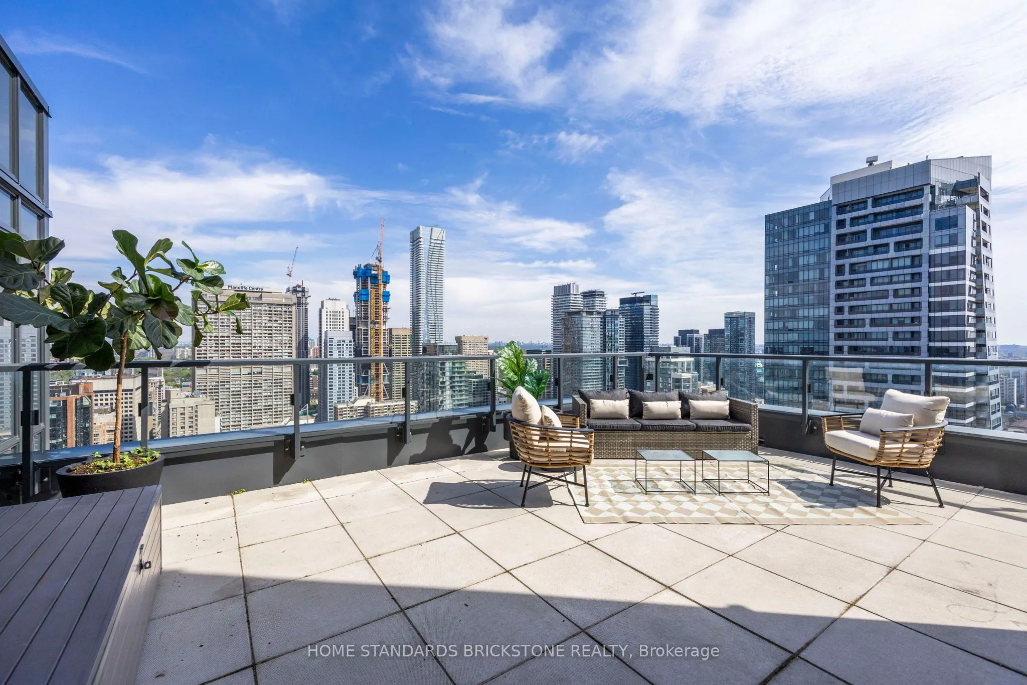 955 Bay Street #3907