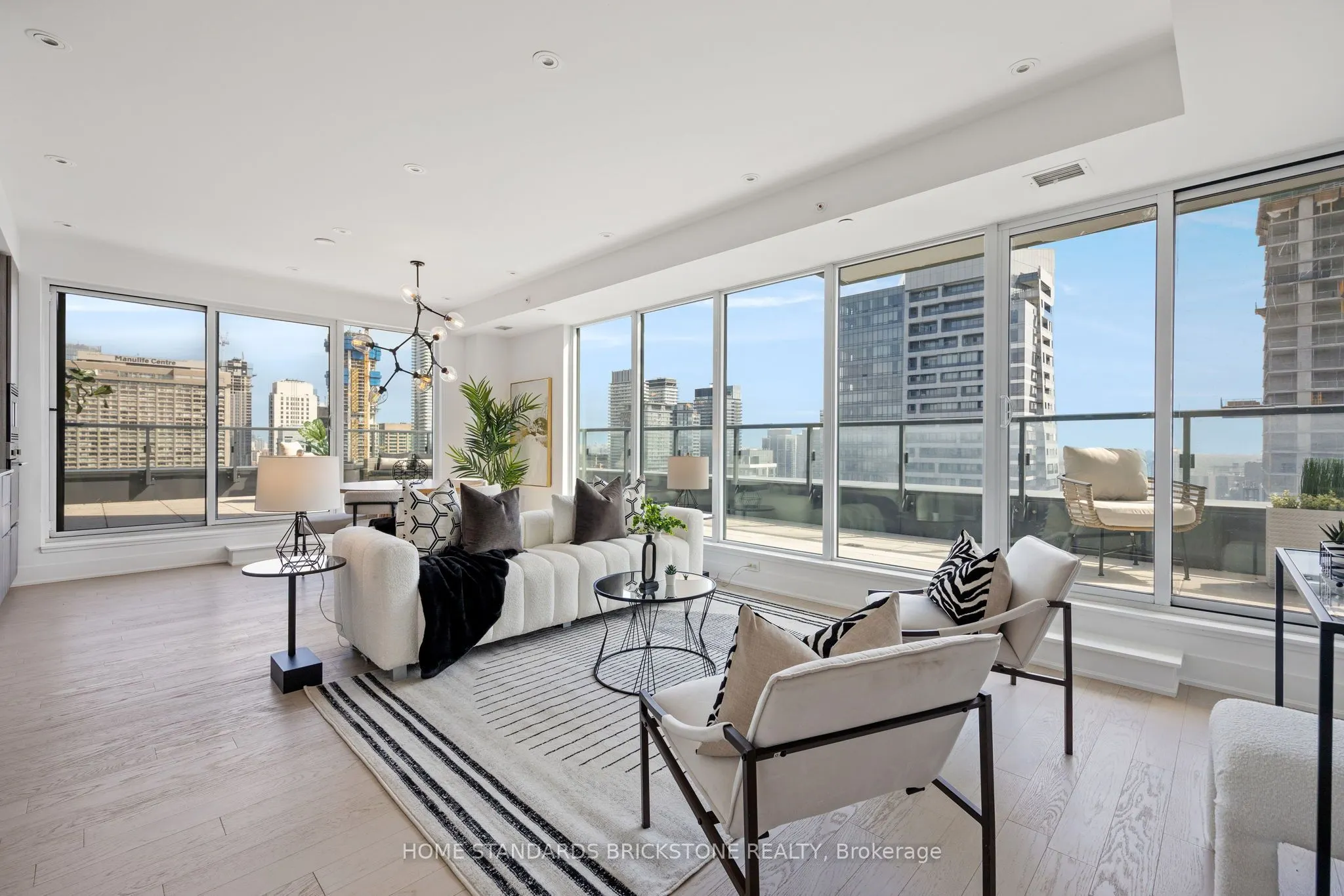 955 Bay Street #3907