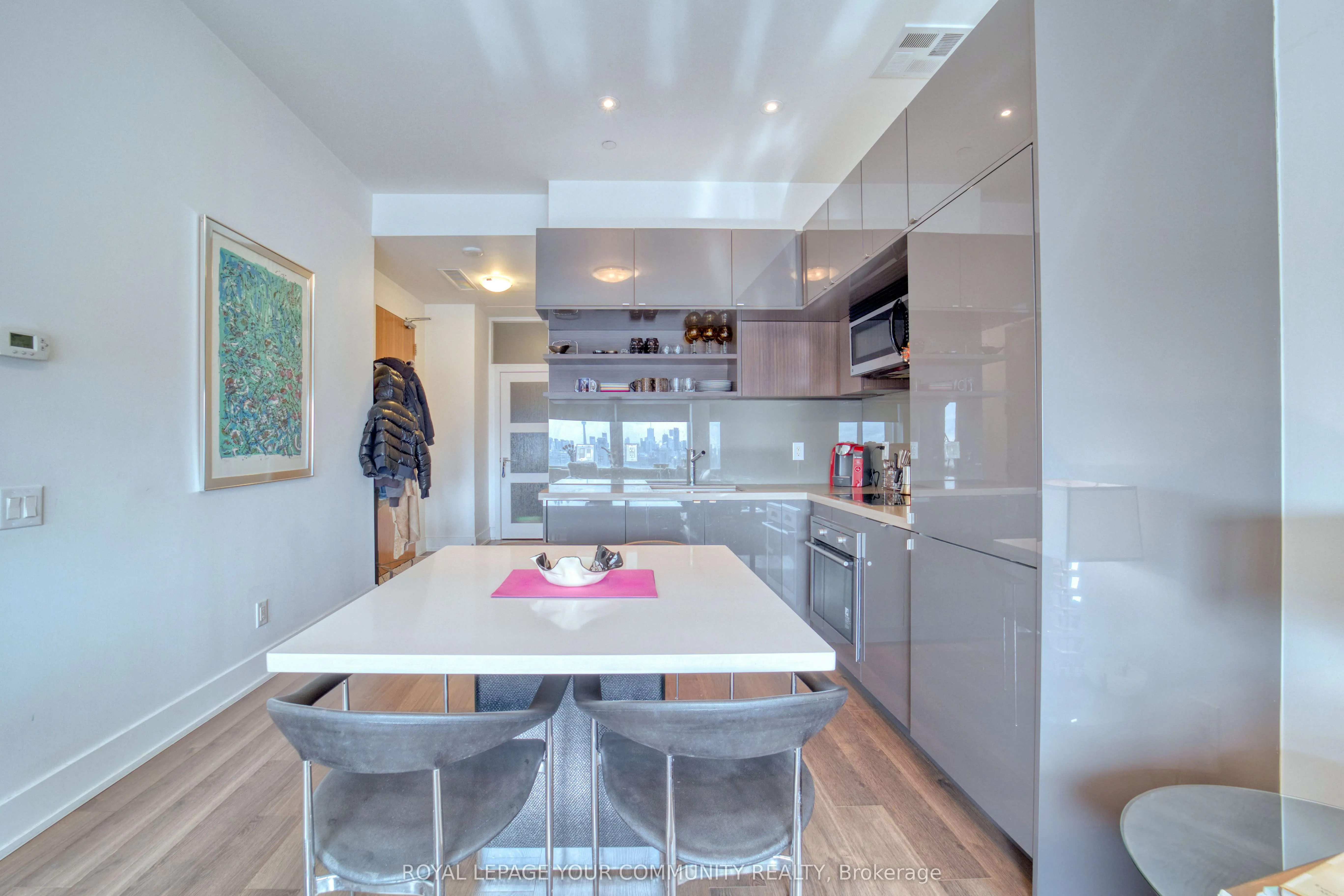 111 St Clair Avenue W, #1618
