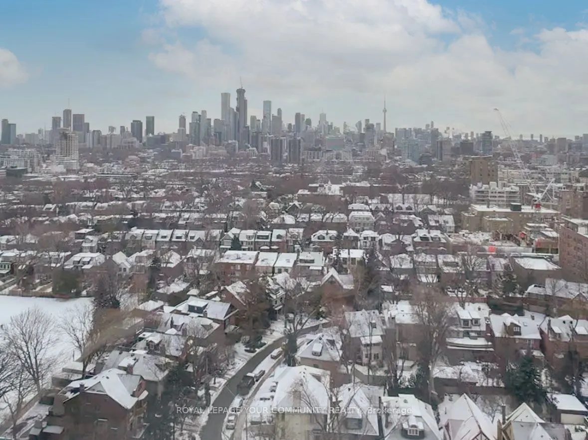 111 St Clair Avenue W, #1618