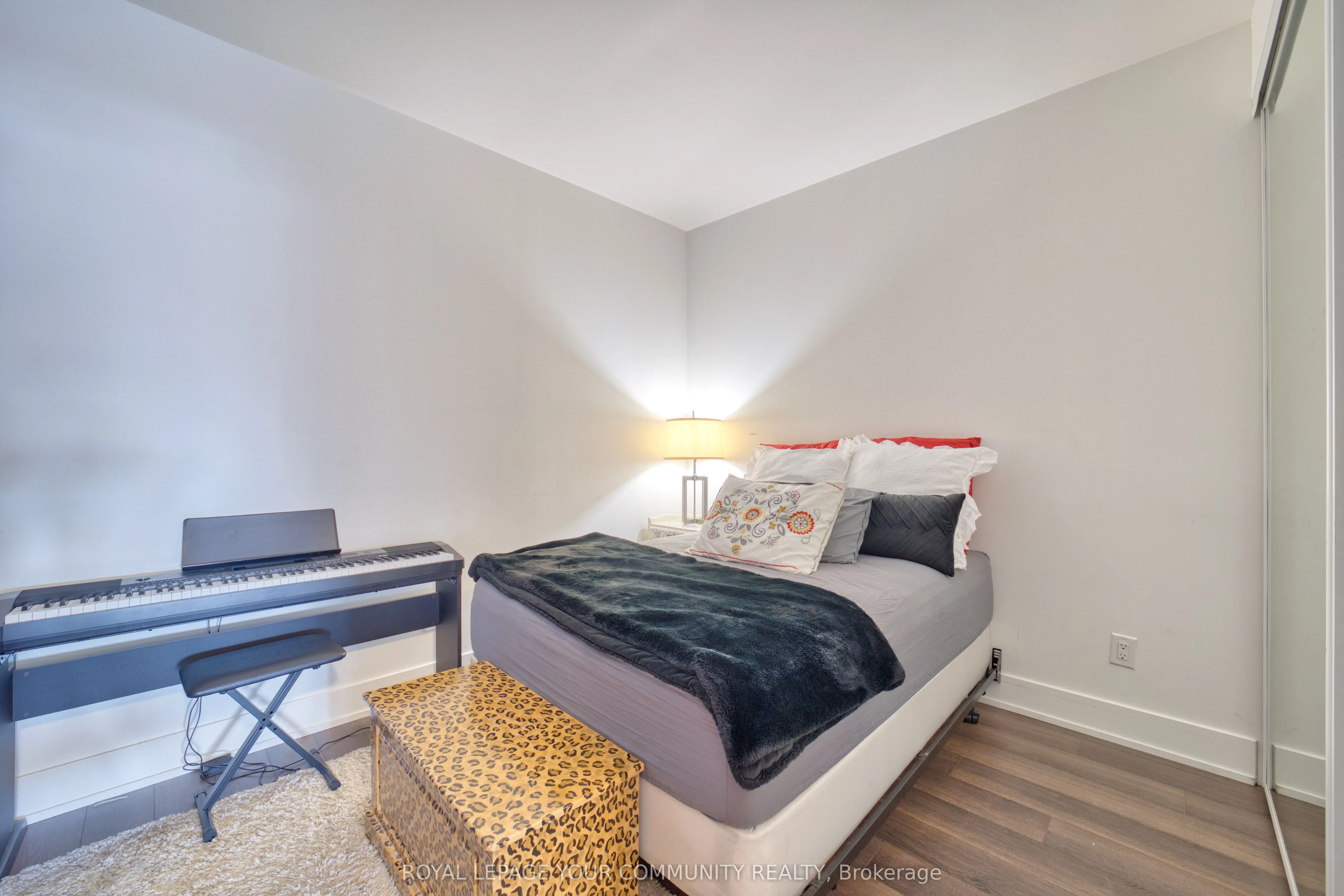 111 St Clair Avenue W, #1618