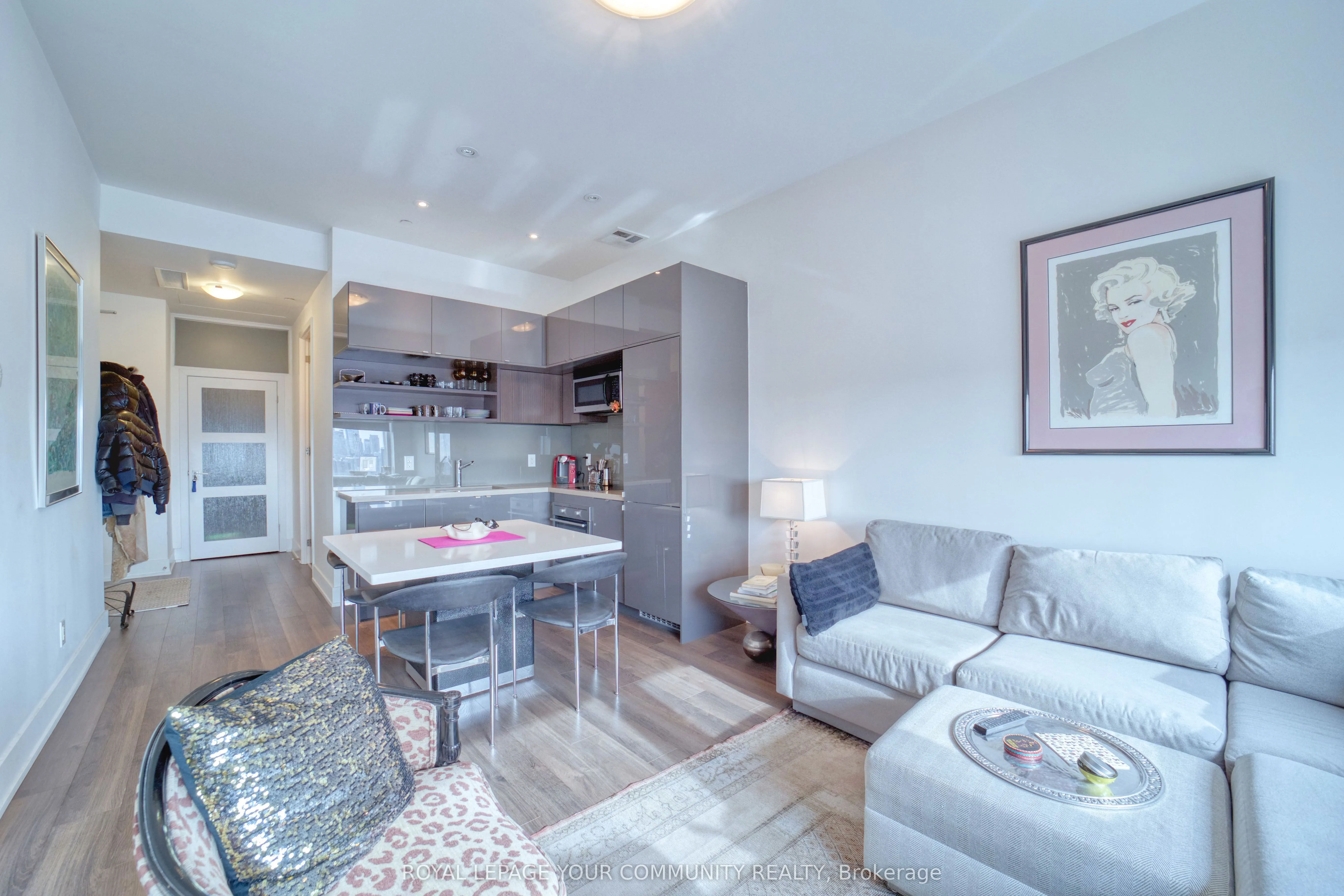 111 St Clair Avenue W, #1618