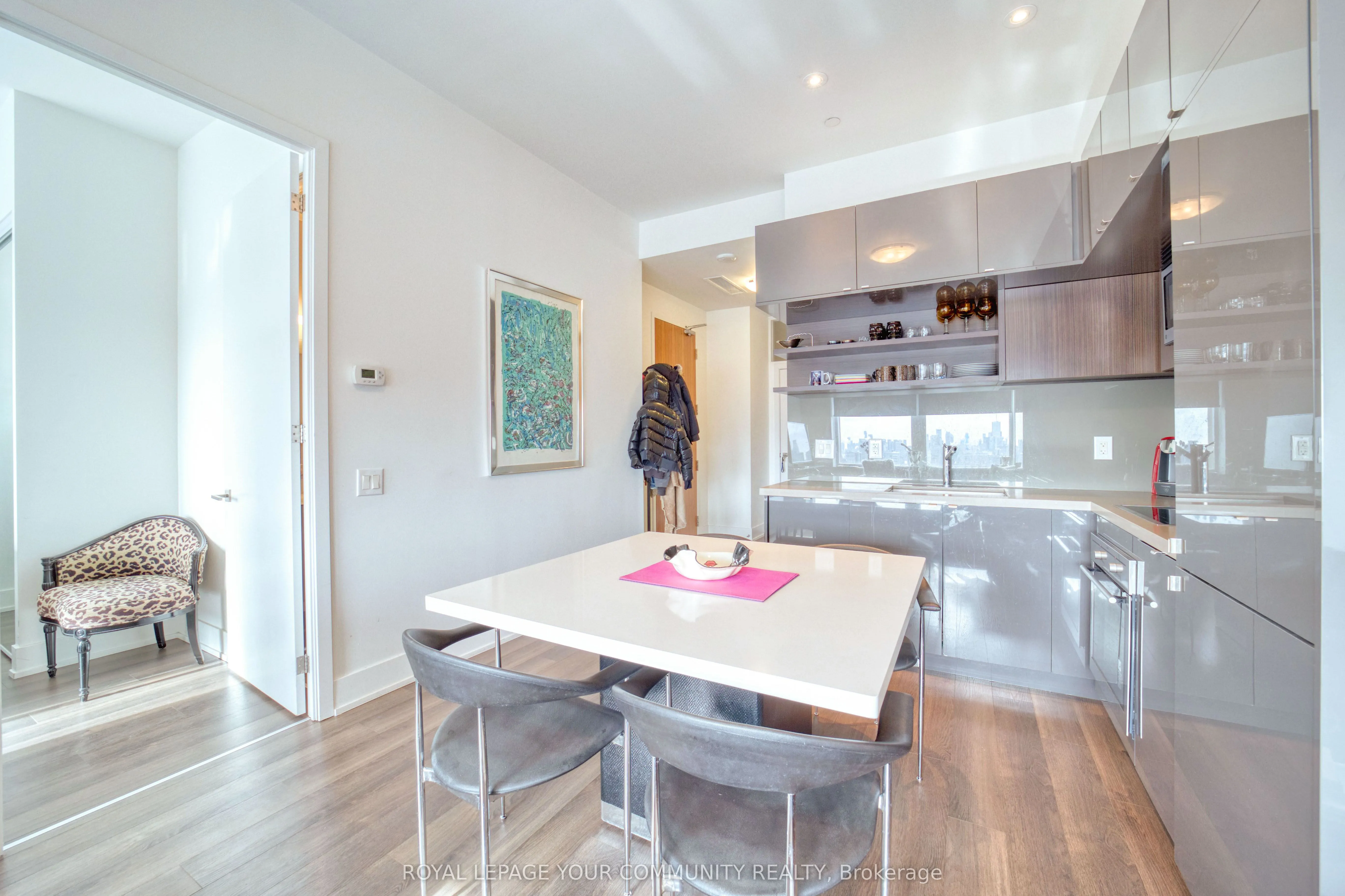 111 St Clair Avenue W, #1618