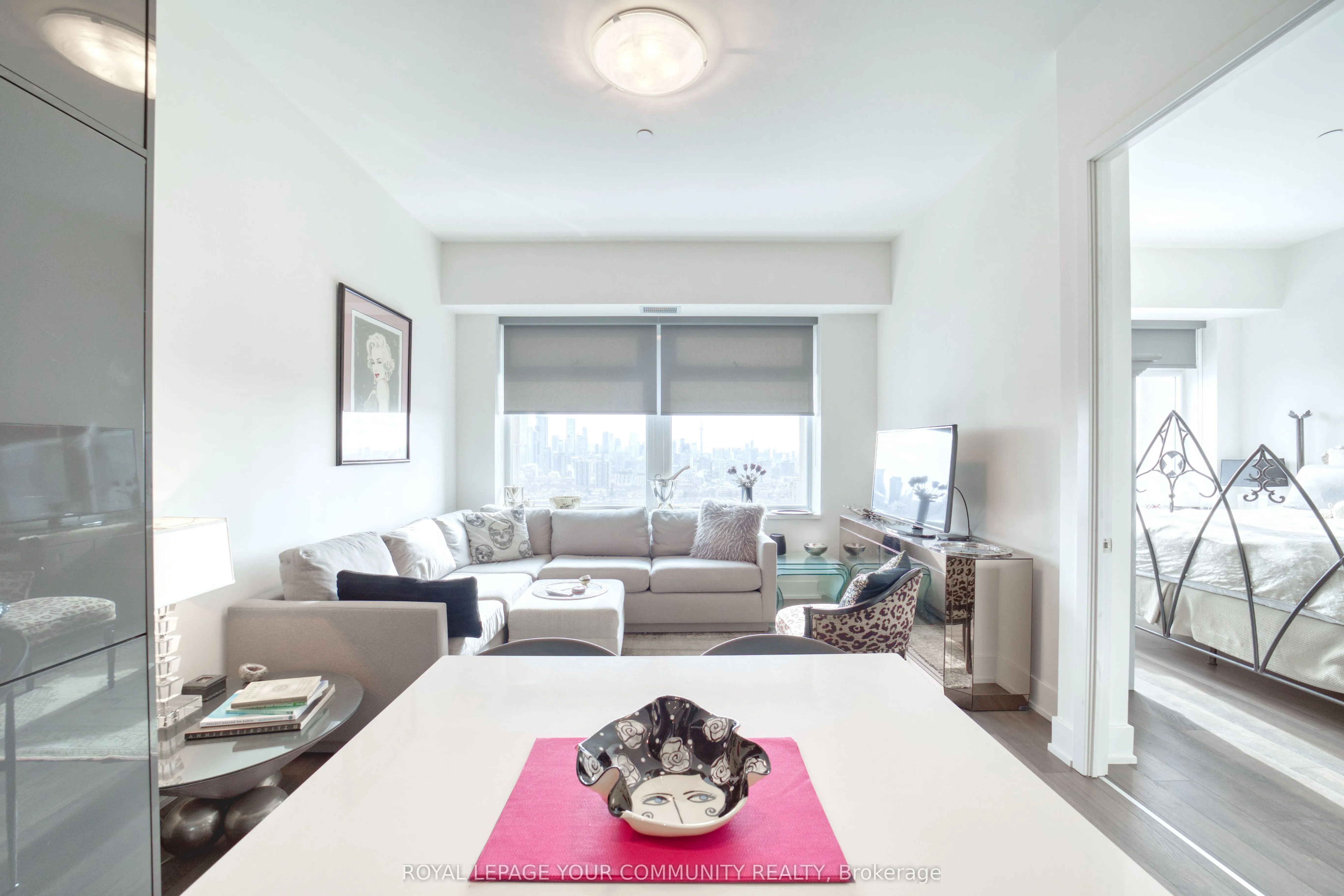 111 St Clair Avenue W, #1618