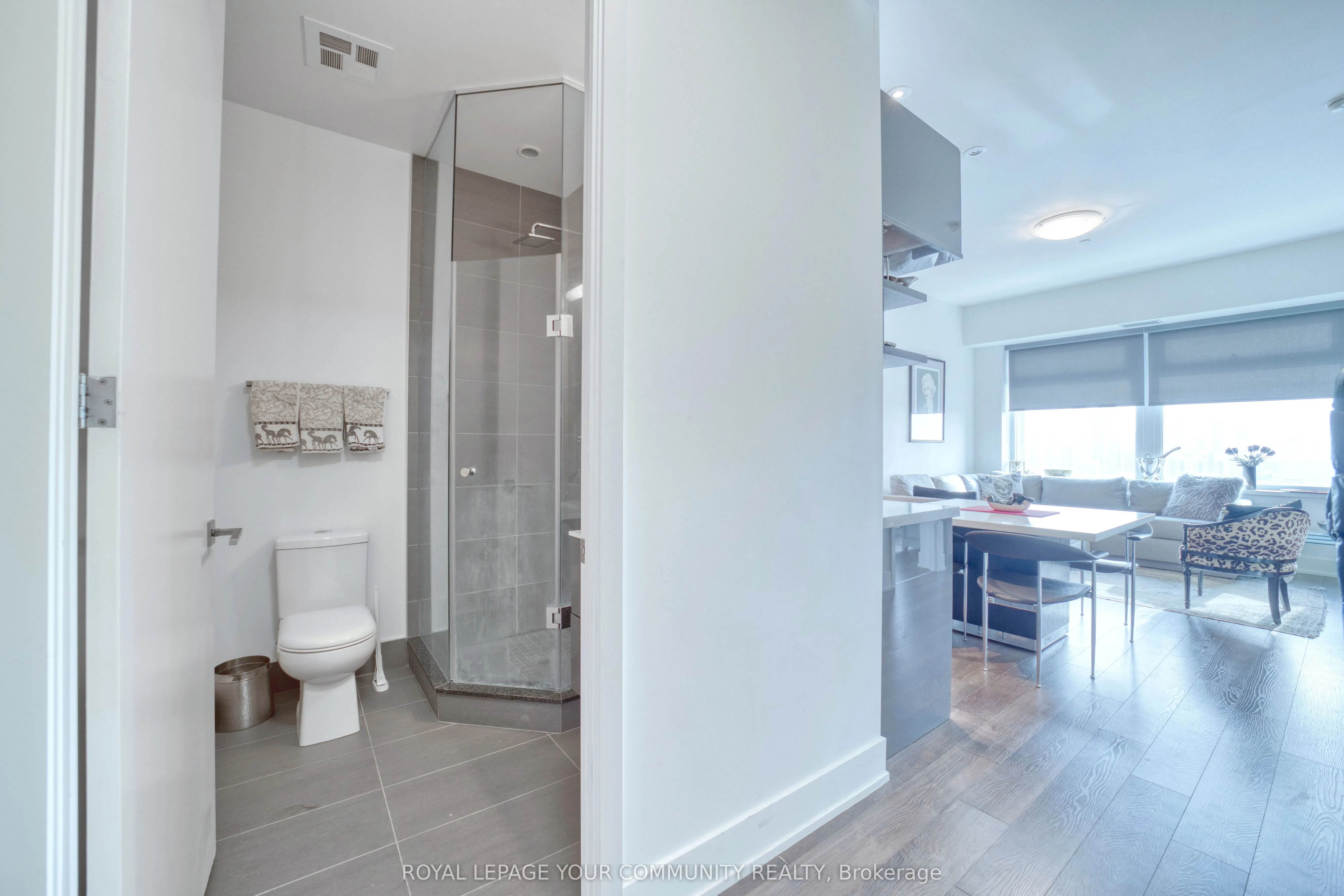 111 St Clair Avenue W, #1618
